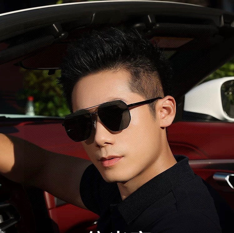♦️ GUCCI 2025
新款男女情侣款太阳镜多边形墨镜iP电镀永不褪色 超轻超有弹性整幅眼镜无螺丝重