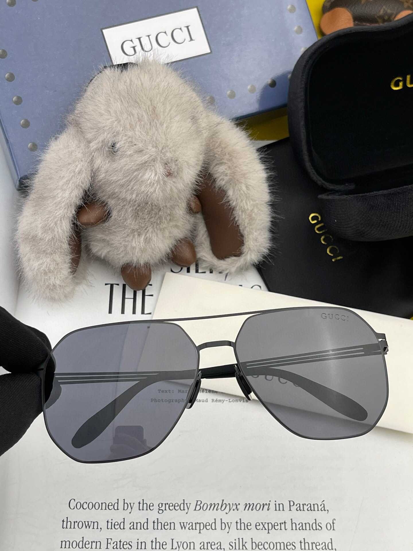 ♦️GUCCI 2025新款男女情侣款太阳镜多边形墨镜iP电镀永不褪色 超轻超有弹性整幅眼镜无螺丝重要的