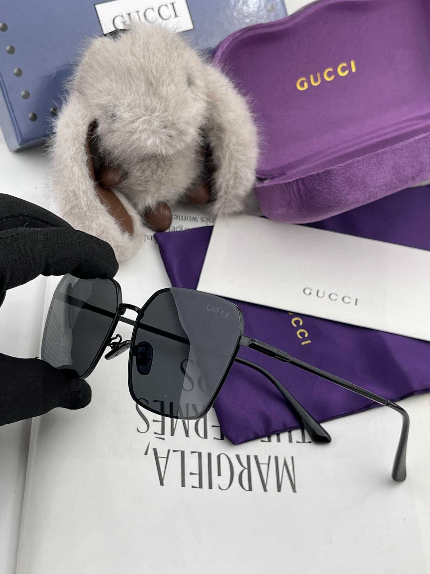        GUCCI 男款炫彩飞行员偏光太阳镜 ❤️材质：高清尼龙加厚卡槽高清偏光镜片 🌹无边框镜架