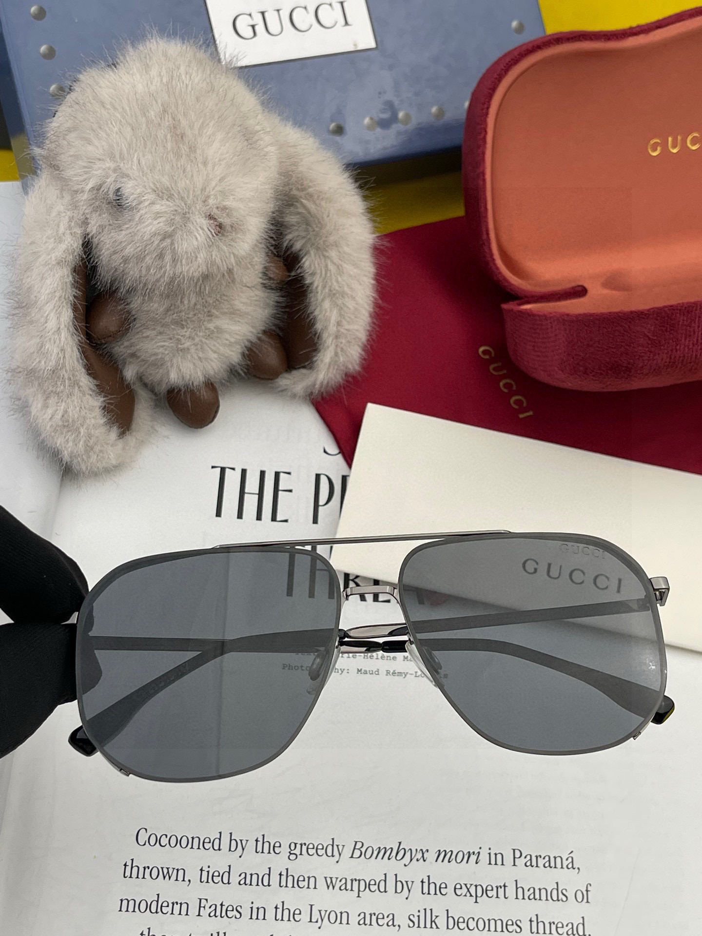         GUCCI 男款炫彩飞行员偏光太阳镜 ❤️材质：高清尼龙加厚卡槽高清偏光镜片 🌹无边框镜