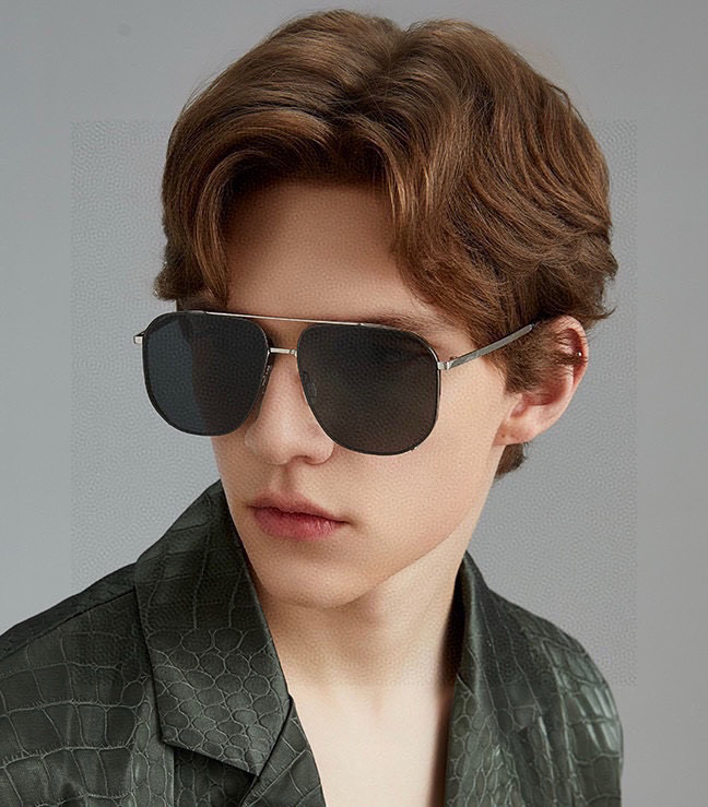         GUCCI 男款炫彩飞行员偏光太阳镜 ❤️材质：高清尼龙加厚卡槽高清偏光镜片 🌹无边框镜