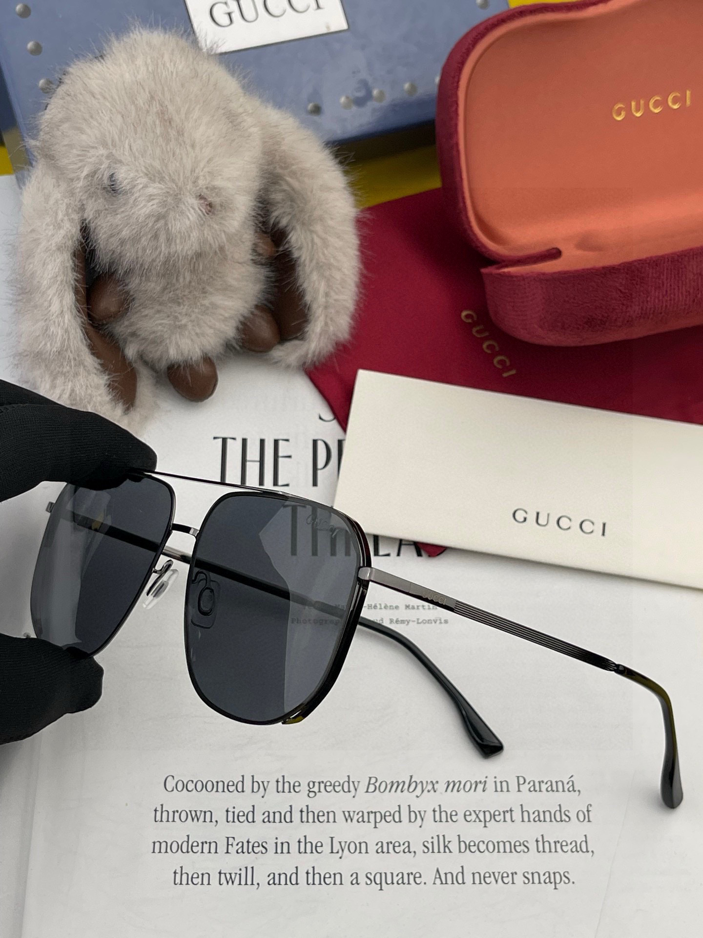         GUCCI 男款炫彩飞行员偏光太阳镜 ❤️材质：高清尼龙加厚卡槽高清偏光镜片 🌹无边框镜