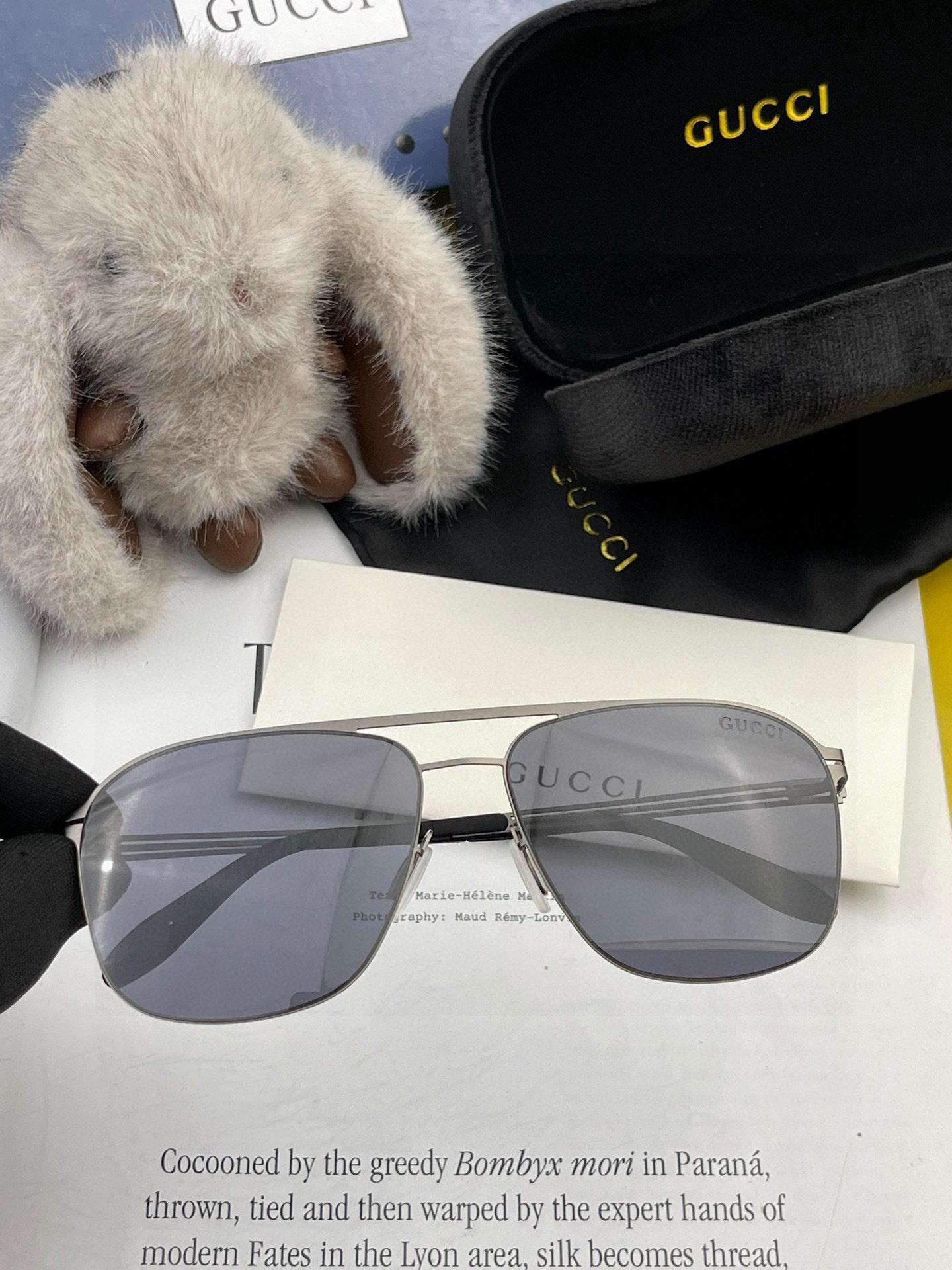 ♦️ GUCCI 2025新款男女情侣款太阳镜iP电镀永不褪色 超轻超有弹性整幅眼镜无螺丝重要的是压不坏