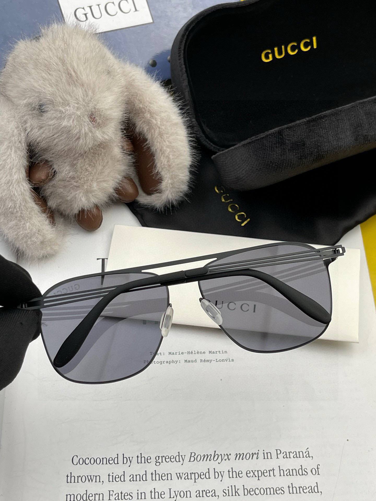 ♦️ GUCCI 2025新款男女情侣款太阳镜iP电镀永不褪色 超轻超有弹性整幅眼镜无螺丝重要的是压不坏