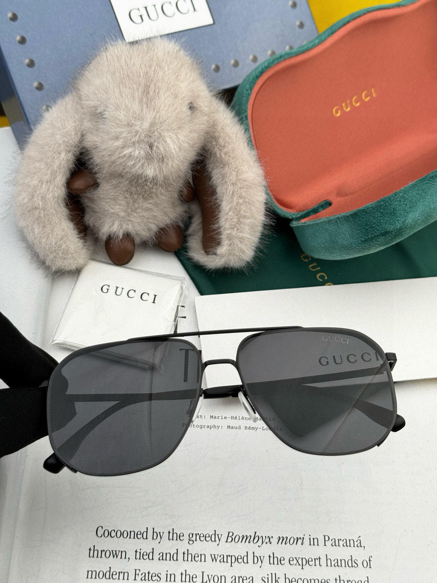         GUCCI 男款炫彩飞行员偏光太阳镜 ❤️材质：高清尼龙加厚卡槽高清偏光镜片 🌹无边框镜