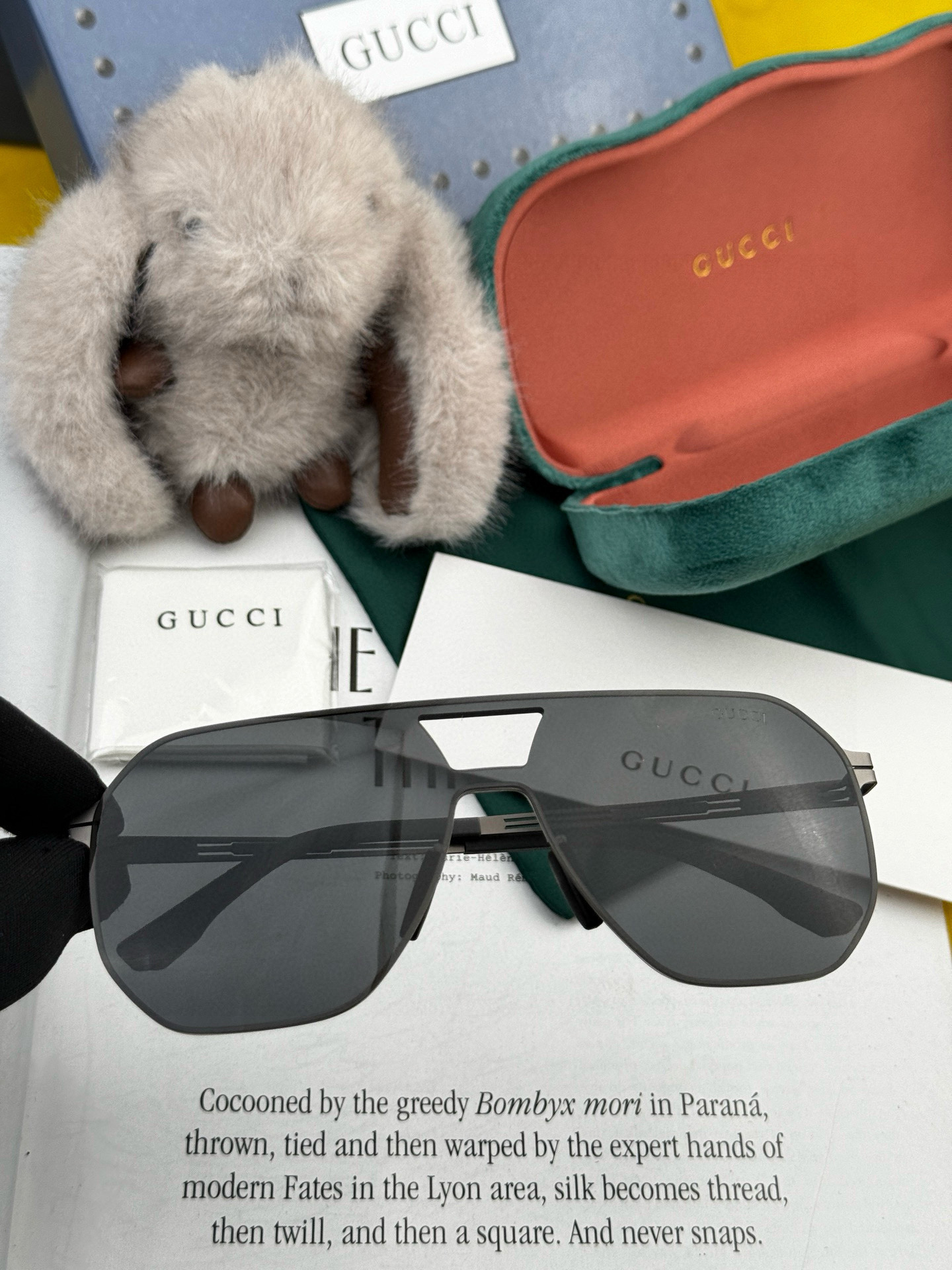 ♦️ GUCCI 2025新款男女情侣款太阳镜多边形墨镜iP电镀永不褪色 超轻超有弹性整幅眼镜无螺丝重要