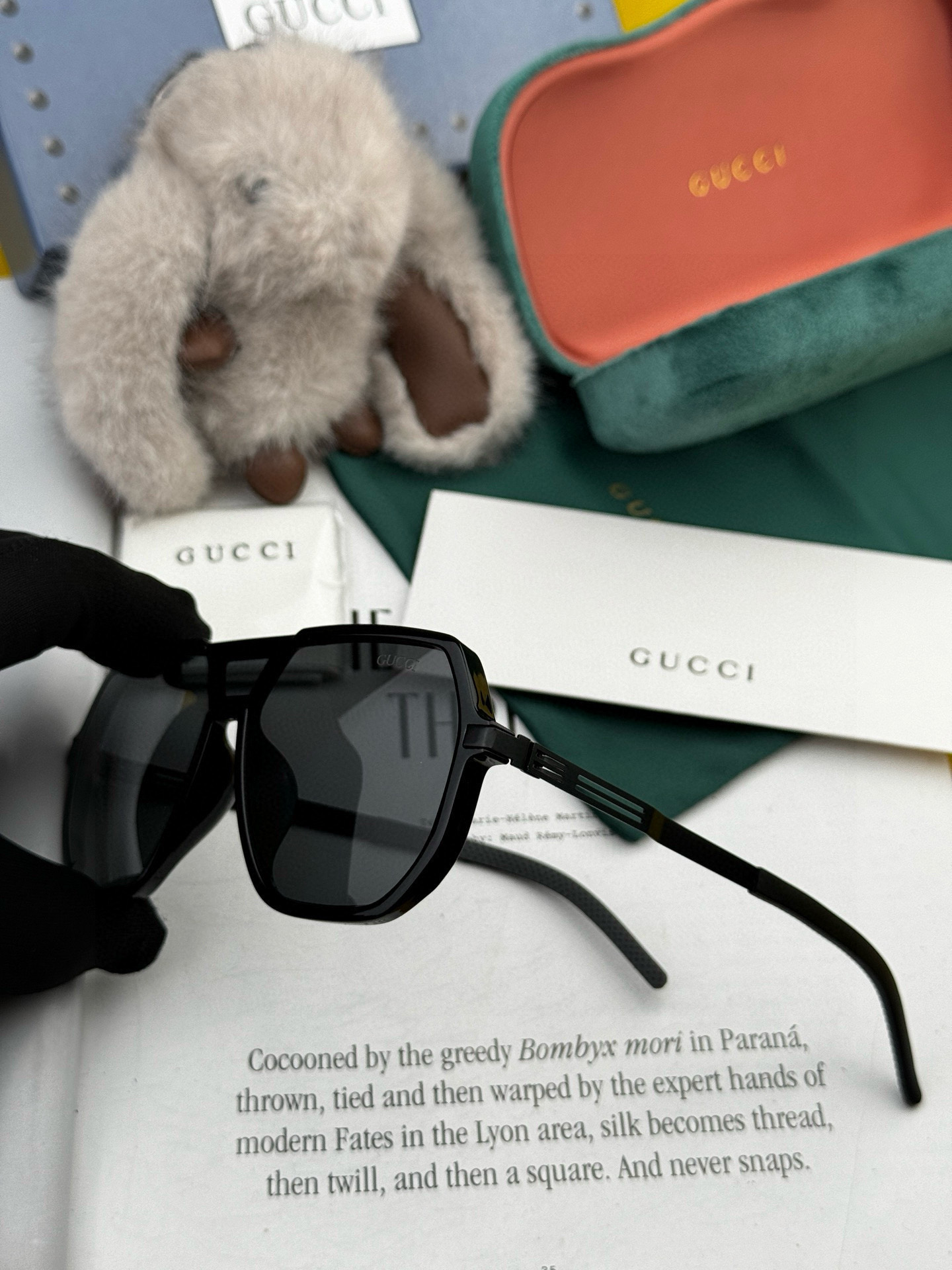 ♦️ GUCCI 2025新款男女情侣款太阳镜多边形墨镜iP电镀永不褪色 超轻超有弹性整幅眼镜无螺丝重要