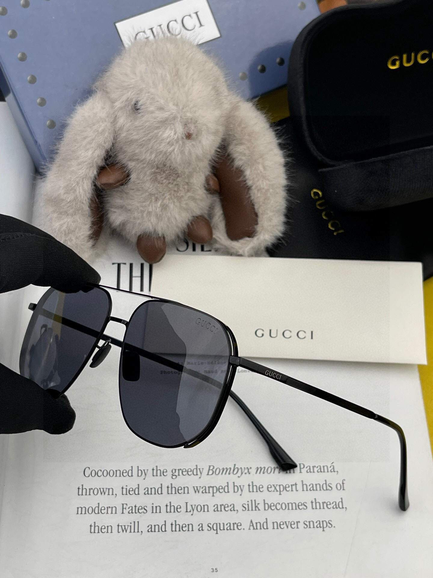        GUCCI 男款炫彩飞行员偏光太阳镜 ❤️材质：高清尼龙加厚卡槽高清偏光镜片 🌹无边框镜架