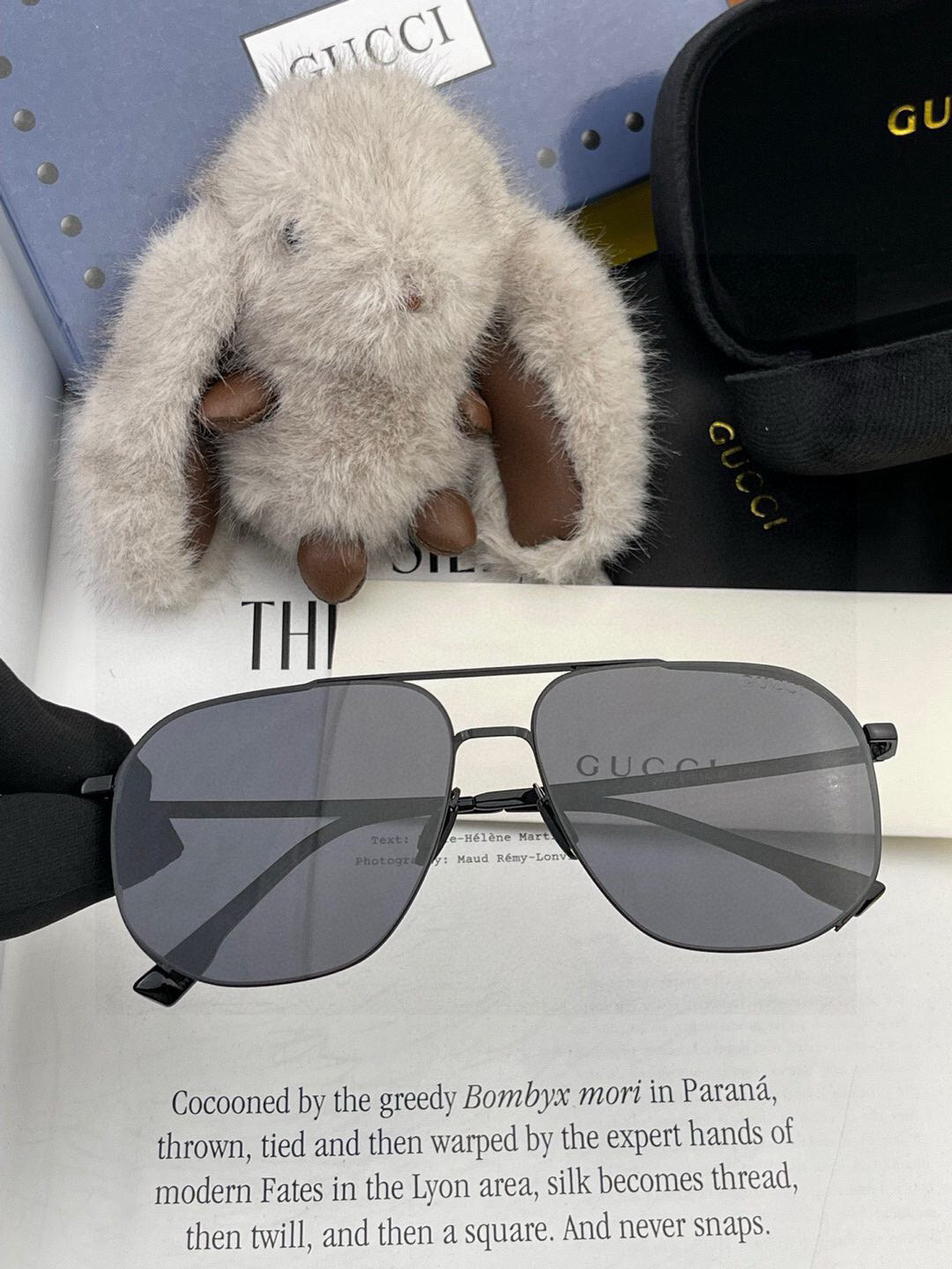        GUCCI 男款炫彩飞行员偏光太阳镜 ❤️材质：高清尼龙加厚卡槽高清偏光镜片 🌹无边框镜架