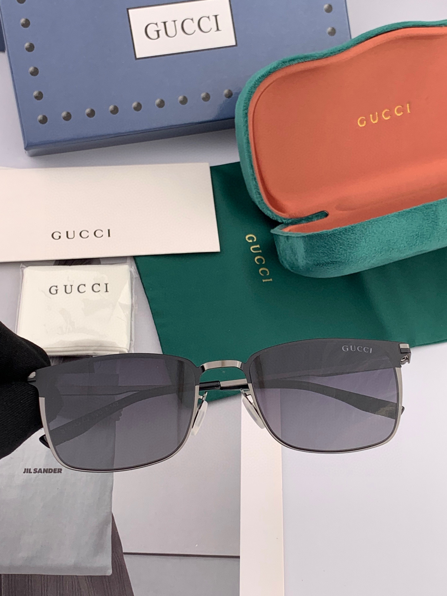      GUCCI-2025新款男情女侣款太阳iP电镀不永褪色 卖点：超轻有超弹性整幅眼镜无丝螺重要的