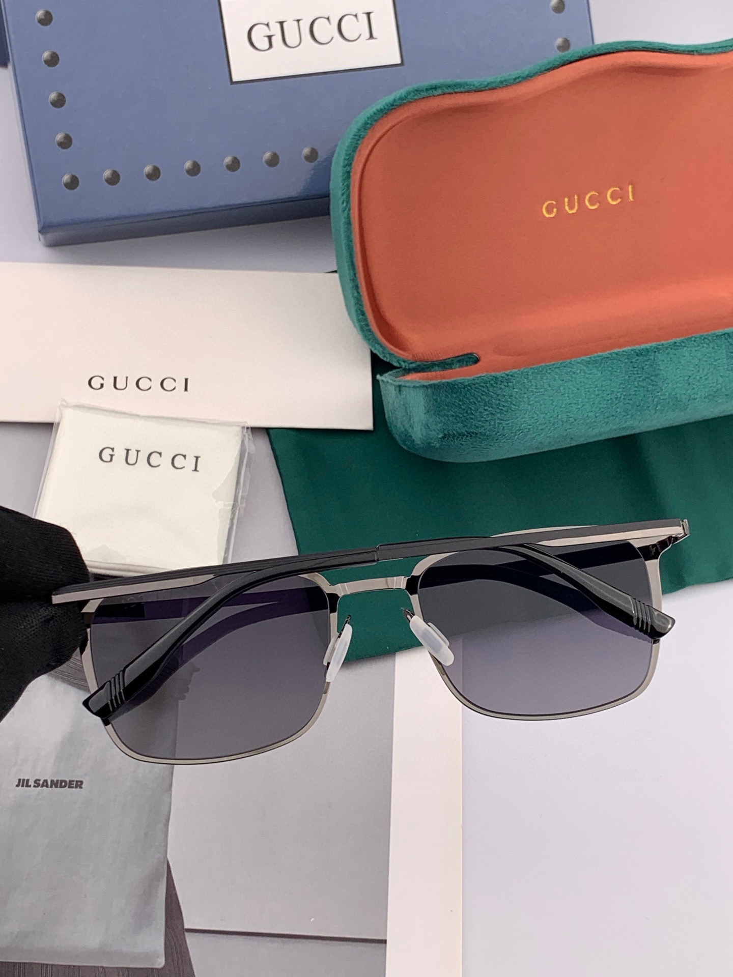      GUCCI-2025新款男情女侣款太阳iP电镀不永褪色 卖点：超轻有超弹性整幅眼镜无丝螺重要的