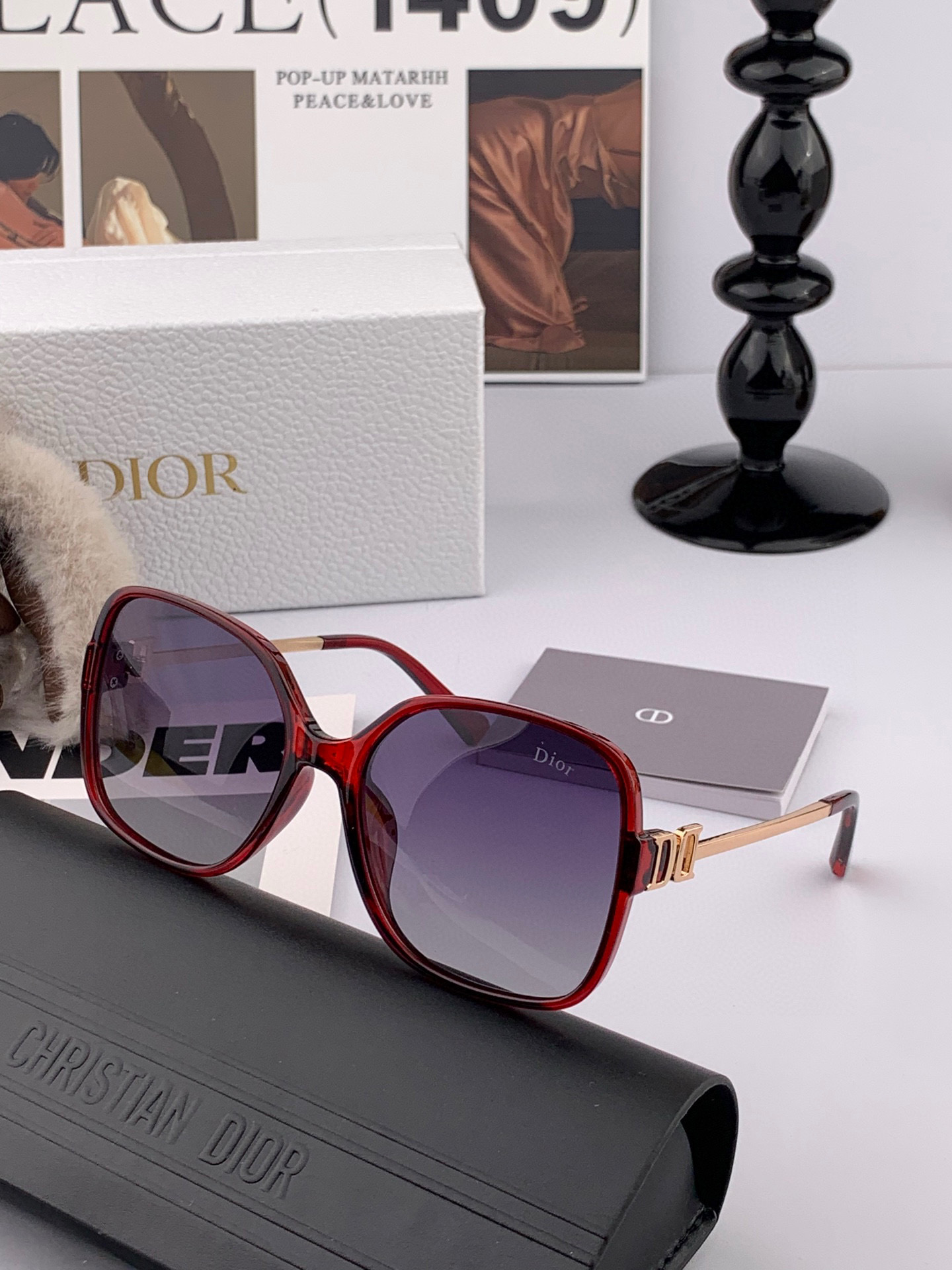 P110 【DIOR】迪奥偏光太阳镜 时尚造型 开车驾驶镜时尚墨镜🌸世界顶级奢华品牌，品质保证！😍😍经典款, 明星热爱!💥💥有史以来最畅销的品牌眼镜！  适合各种脸型  型号：D8266