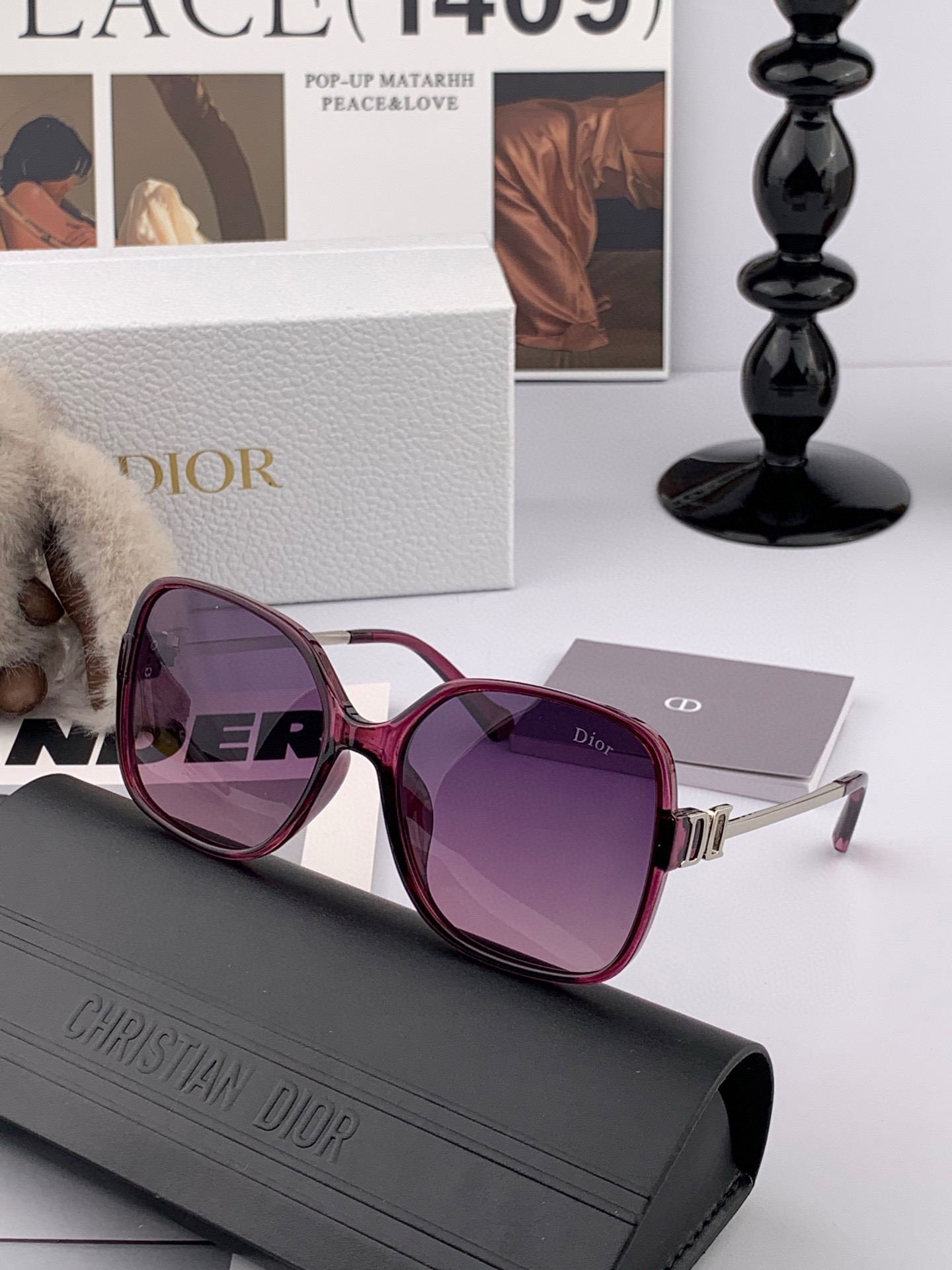 P110 【DIOR】迪奥偏光太阳镜 时尚造型 开车驾驶镜时尚墨镜🌸世界顶级奢华品牌，品质保证！😍😍经典款, 明星热爱!💥💥有史以来最畅销的品牌眼镜！  适合各种脸型  型号：D8266