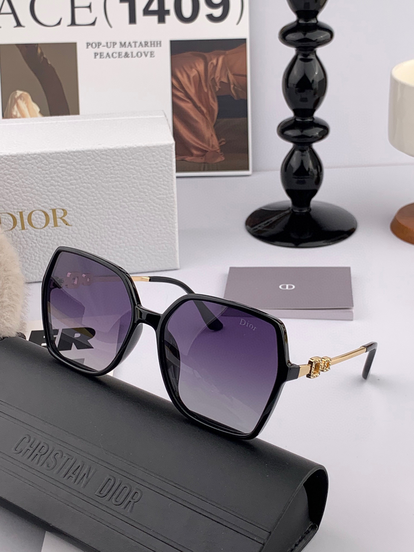P110 【DIOR】迪奥偏光太阳镜 时尚造型 开车驾驶镜时尚墨镜🌸世界顶级奢华品牌，品质保证！😍😍经典款, 明星热爱!💥💥有史以来最畅销的品牌眼镜！  适合各种脸型  型号：D2267