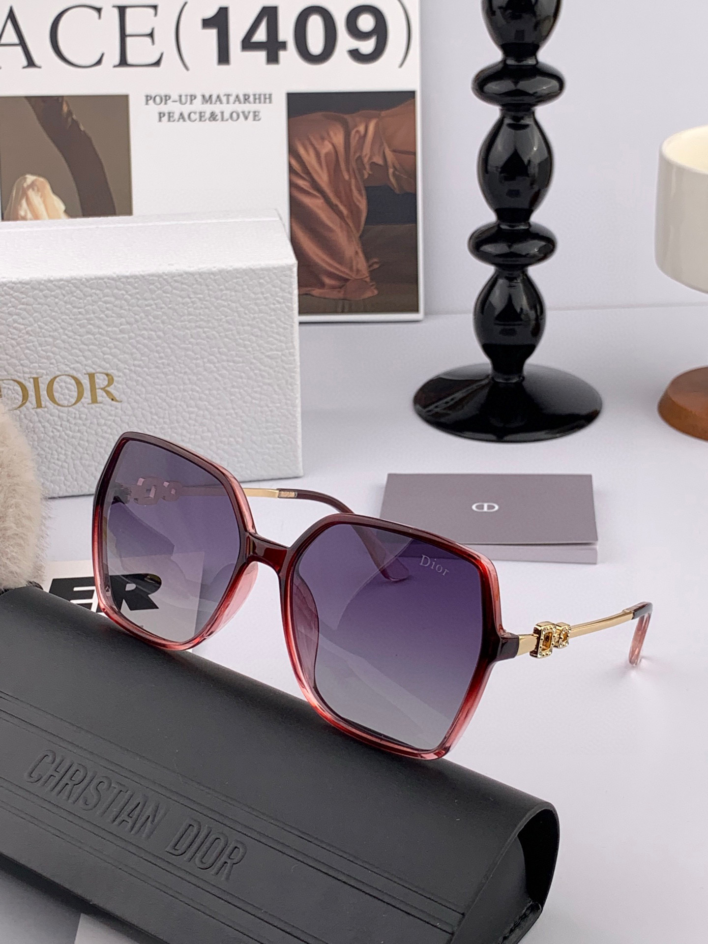 P110 【DIOR】迪奥偏光太阳镜 时尚造型 开车驾驶镜时尚墨镜🌸世界顶级奢华品牌，品质保证！😍😍经典款, 明星热爱!💥💥有史以来最畅销的品牌眼镜！  适合各种脸型  型号：D2267