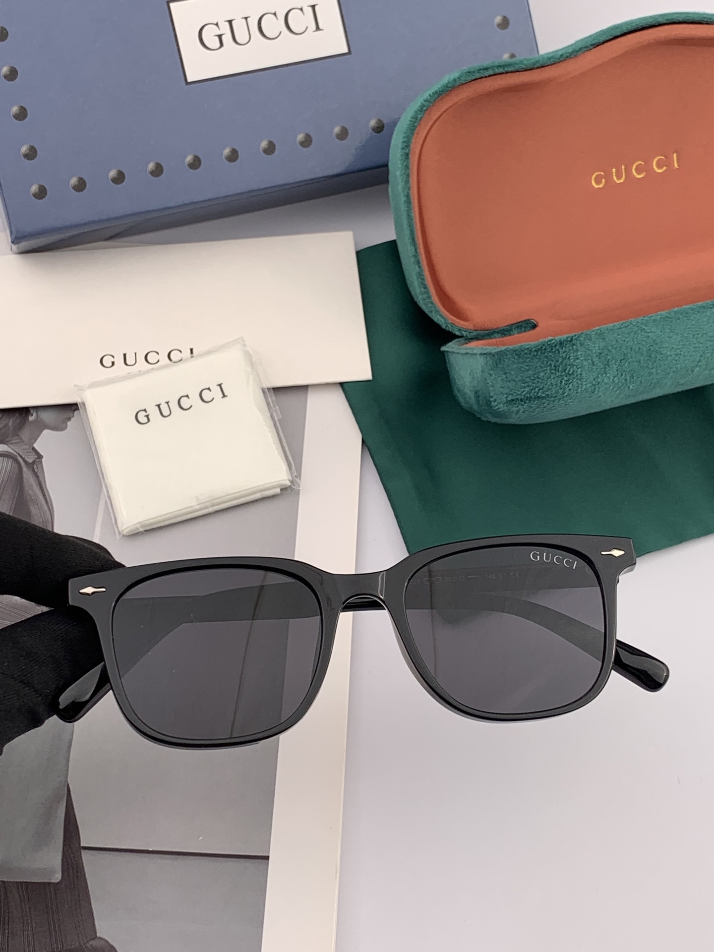   【TR偏光系列】情侣款 Gucci   经典的方框设计，不挑脸型，无论搭配大衣还是连衣裙都非常显气质