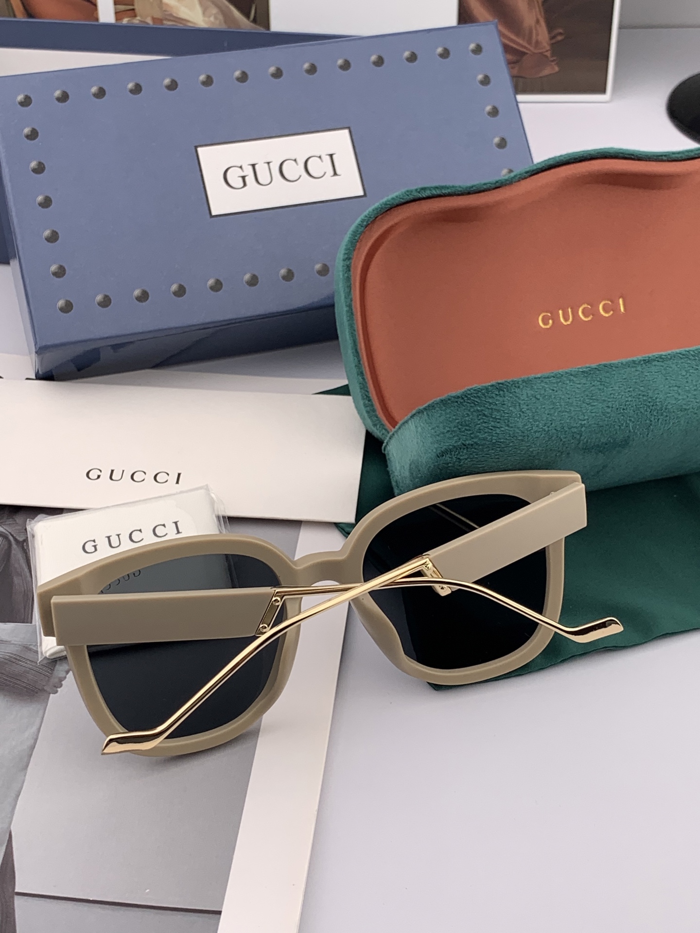 🔺 【GUCCI】2025开春新款 潮流爆款 时尚方框太阳镜 高品质 佩戴舒适 网红潮款墨镜 型号：G7