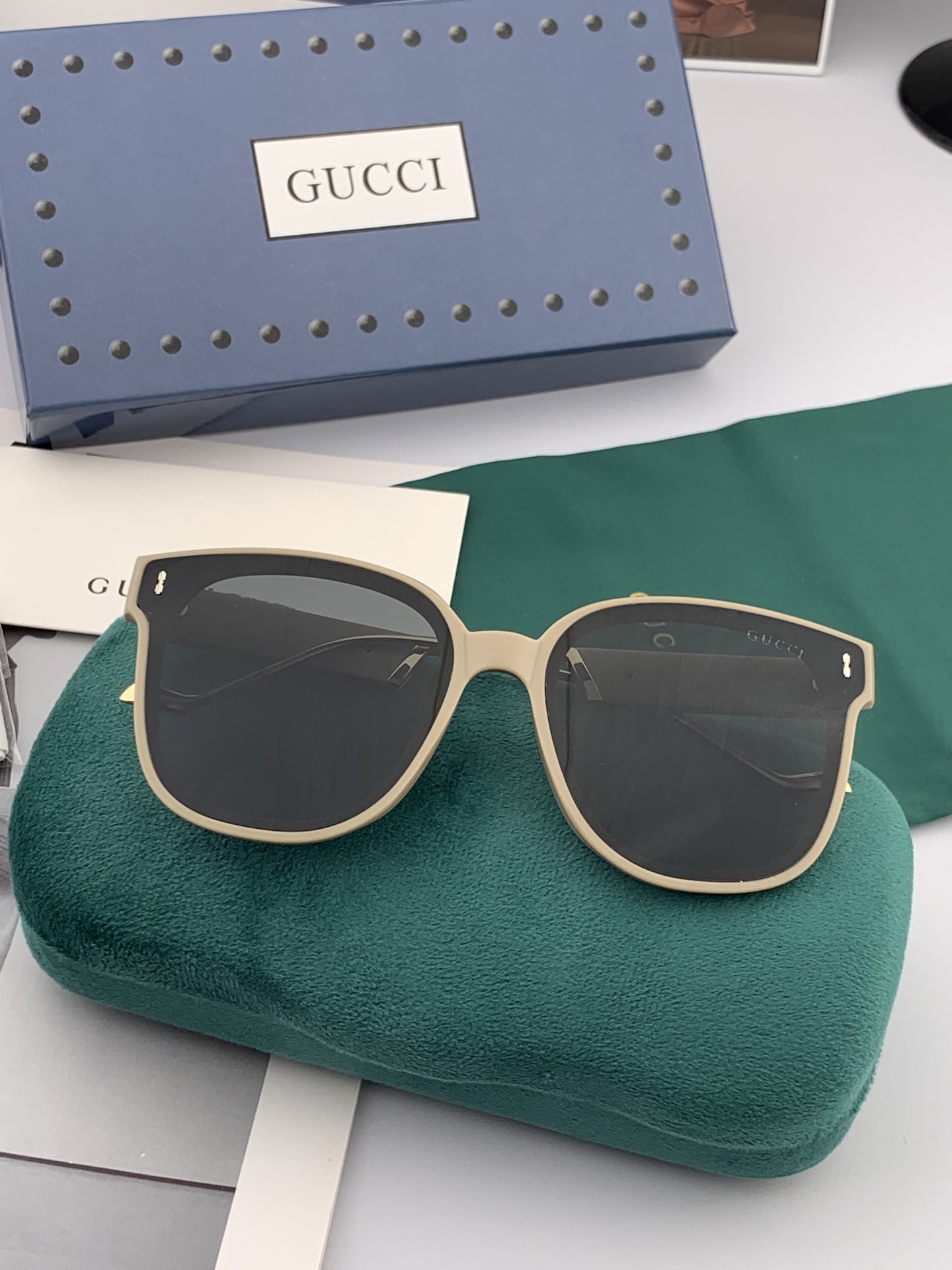 🔺 【GUCCI】2025开春新款 潮流爆款 时尚方框太阳镜 高品质 佩戴舒适 网红潮款墨镜 型号：G7