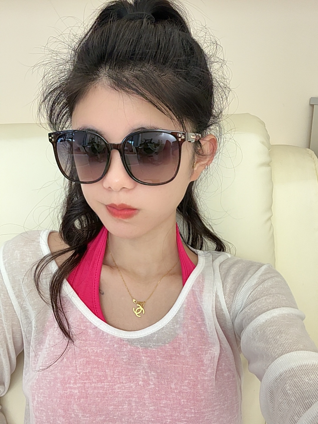   超好看 潮酷【GUCCI】古驰 新款款太阳镜以独特魅力和前卫风格诠释春夏最新眼镜，以方框设计，中梁连