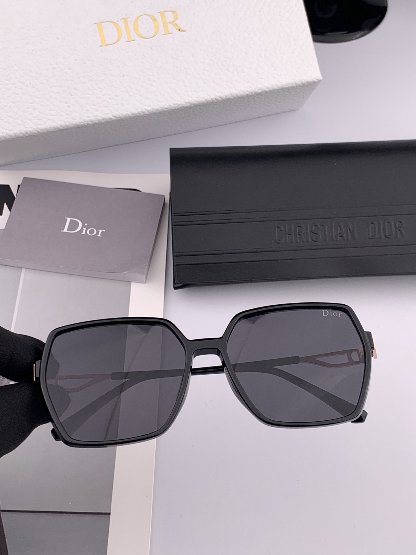  🔺 【DIOR-迪奥】2025开春新款 潮流爆款 时尚方框偏光太阳镜 高品质 佩戴舒适 网红潮款墨镜 