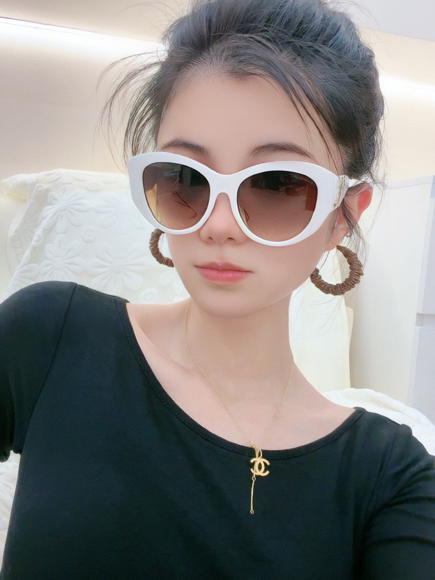    新品CHANEL 香奈儿太阳镜以独特魅力和前卫风格诠释春夏最新眼镜，质感超好佩带舒适 型号：CH4