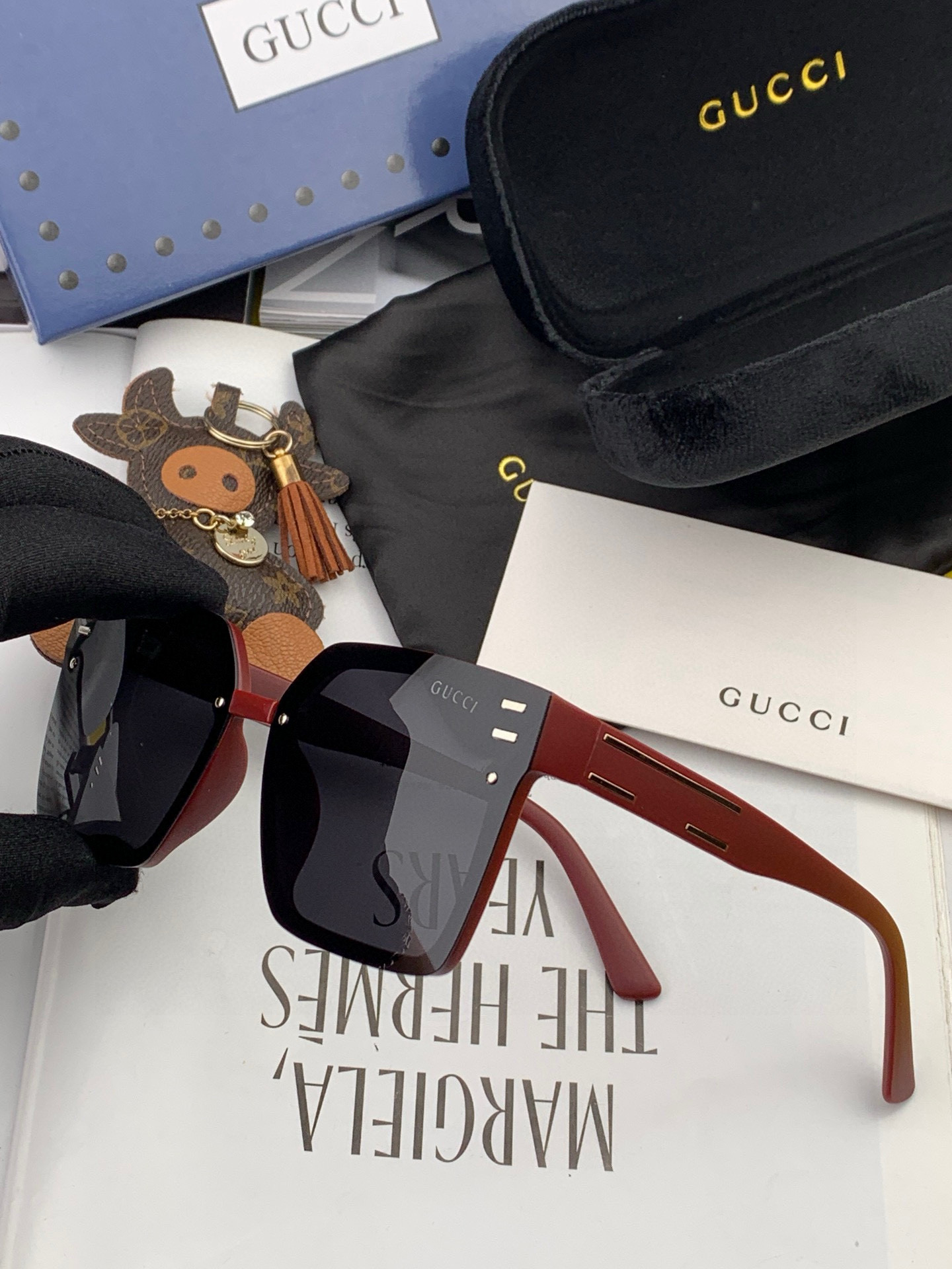   GUCCI 2025开春新款 最新款方框太阳镜 各路网红纷纷带起气场满分‼️ 俏皮甜美.上脸效果更佳