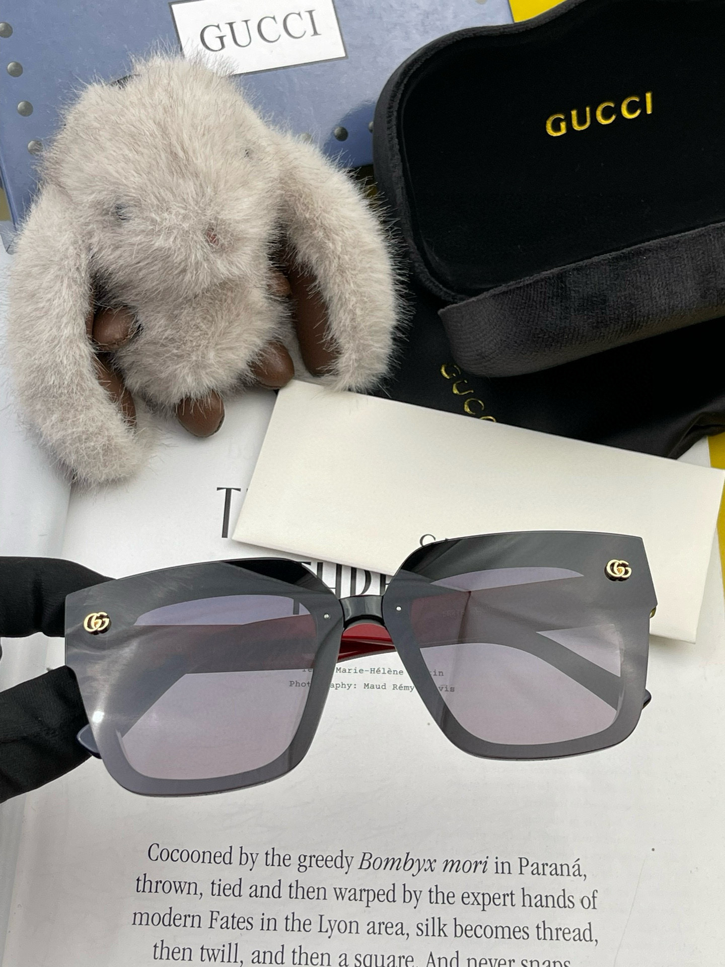    【TR偏光系列】Gucci   经典的方框设计，不挑脸型，无论搭配大衣还是连衣裙都非常显气质偏光镜