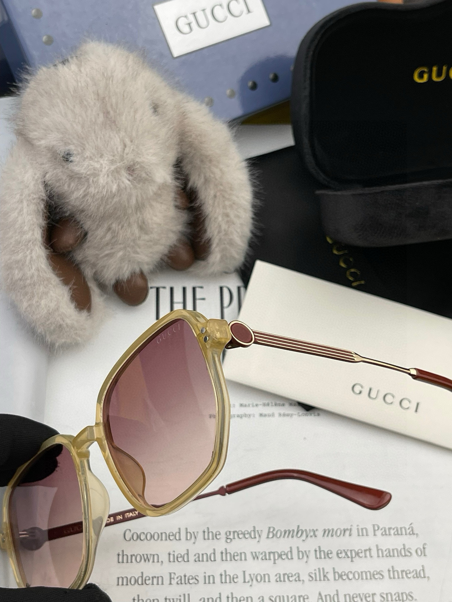   GUCCI 2025开春新款 最新款方框太阳镜 各路网红纷纷带起气场满分‼️ 俏皮甜美.上脸效果更佳