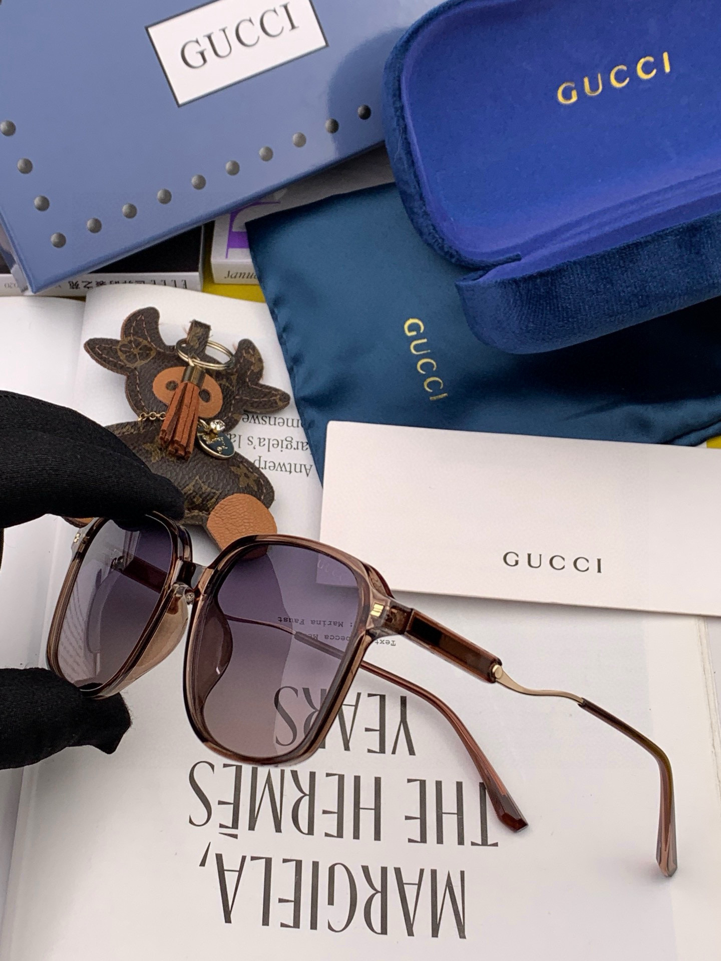   GUCCI 2025开春新款太阳镜 各路网红纷纷带起气场满分‼️ 俏皮甜美.上脸效果更佳.金属质感超