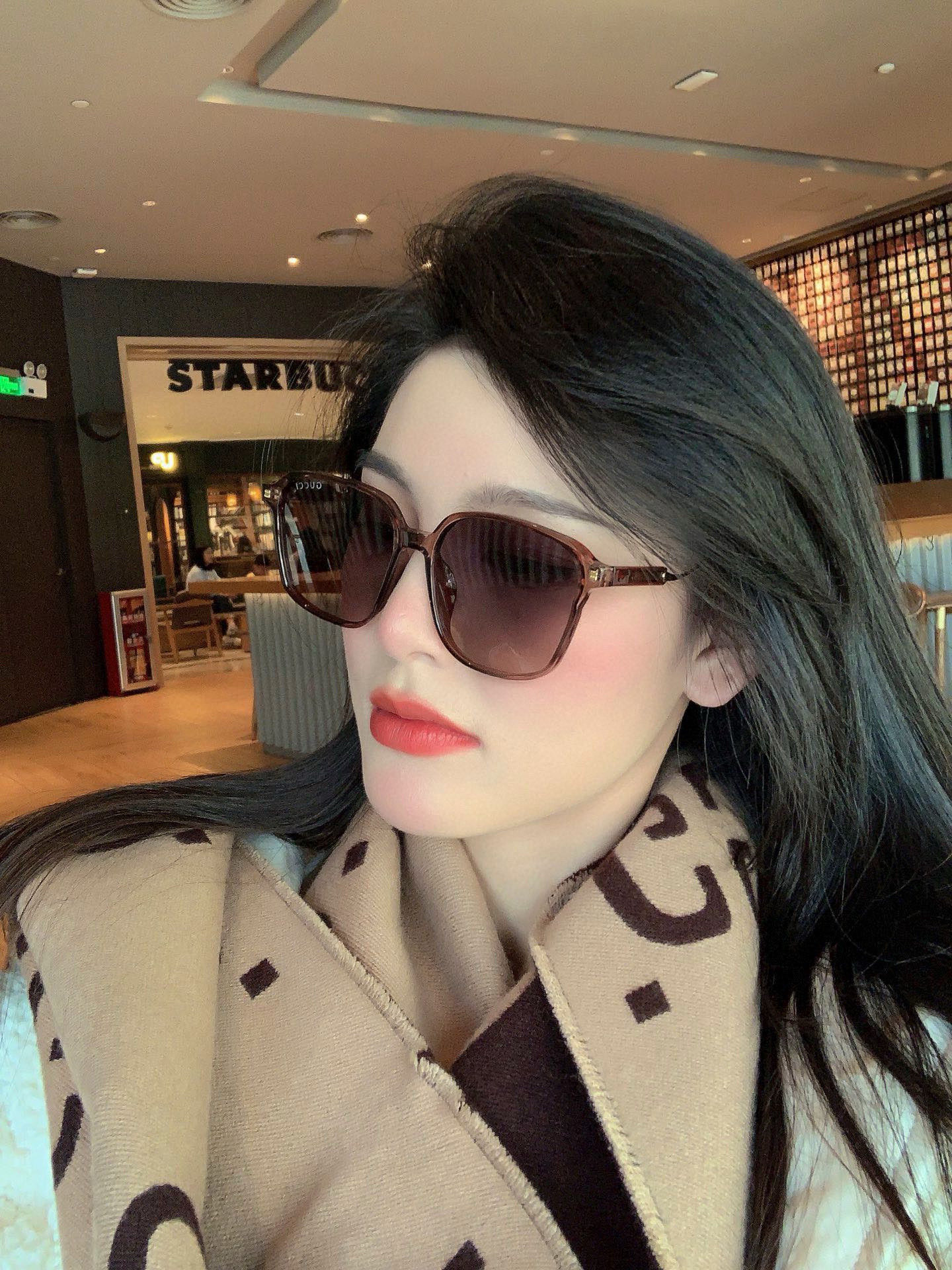   GUCCI 2025开春新款太阳镜 各路网红纷纷带起气场满分‼️ 俏皮甜美.上脸效果更佳.金属质感超