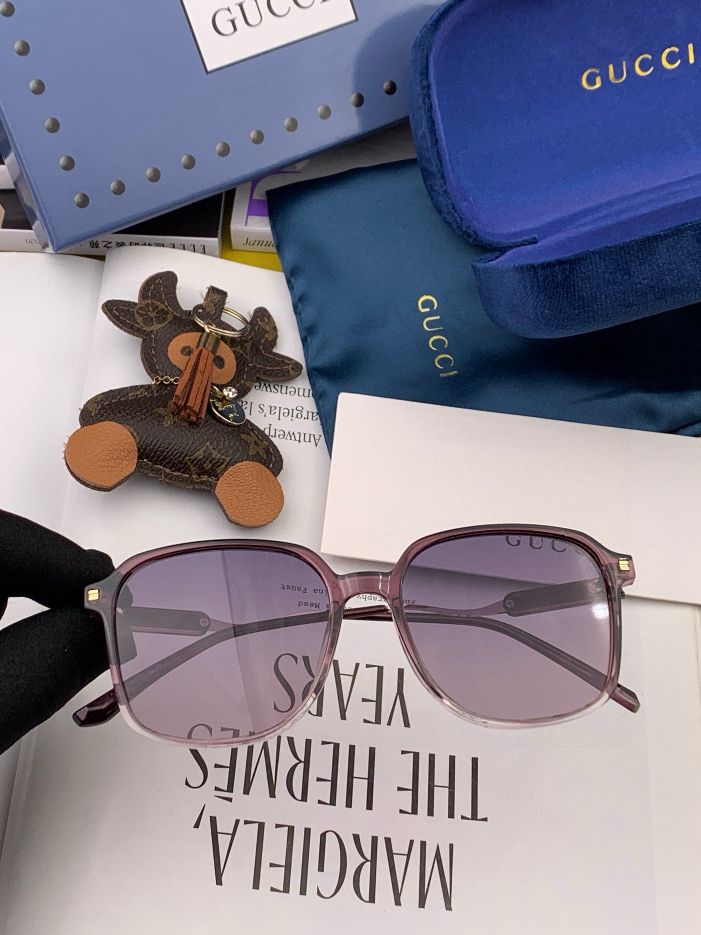   GUCCI 2025开春新款太阳镜 各路网红纷纷带起气场满分‼️ 俏皮甜美.上脸效果更佳.金属质感超