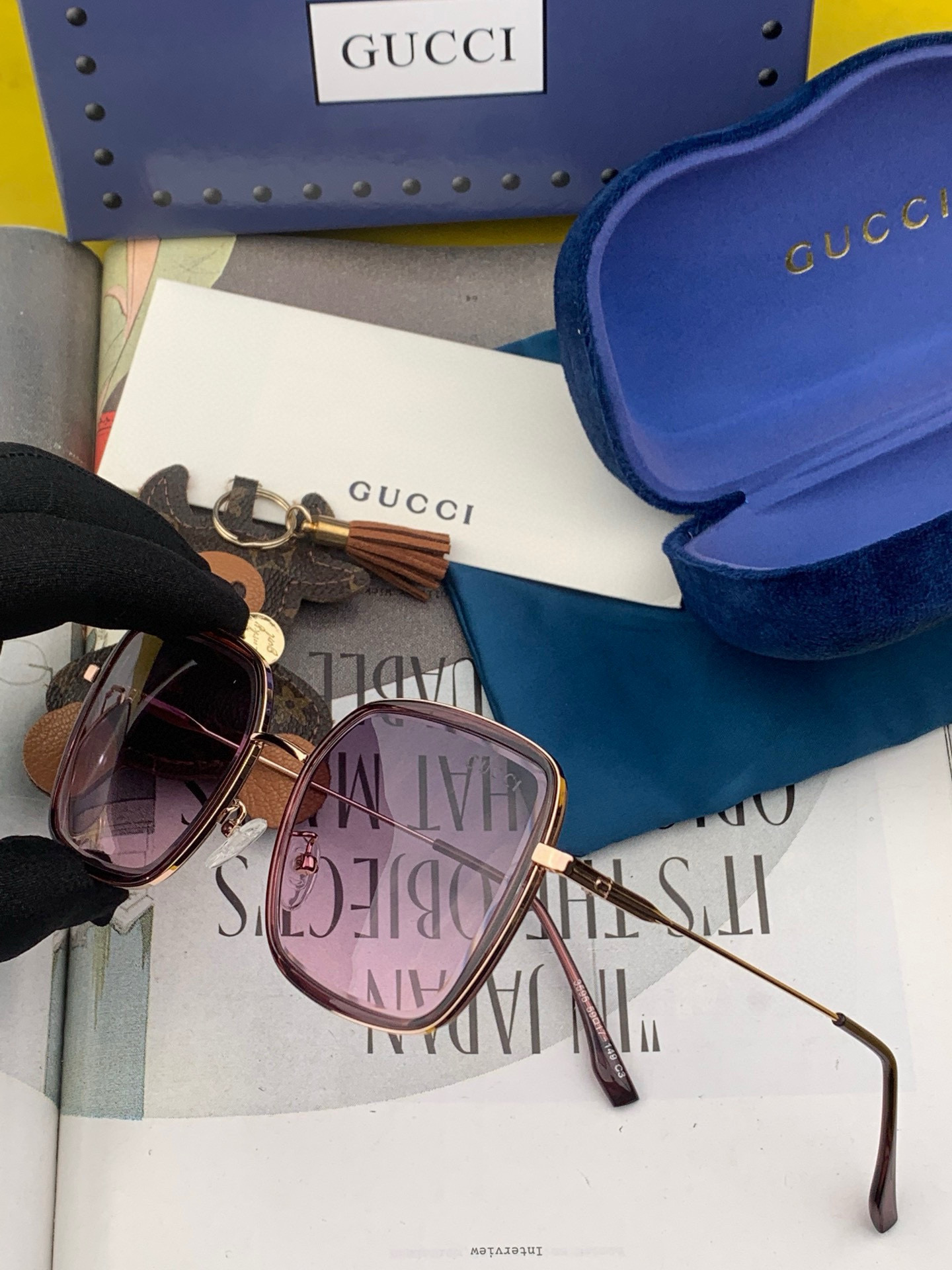  GUCCI 2025开春新款太阳镜 各路网红纷纷带起气场满分‼️ 俏皮甜美.上脸效果更佳.金属质感超好