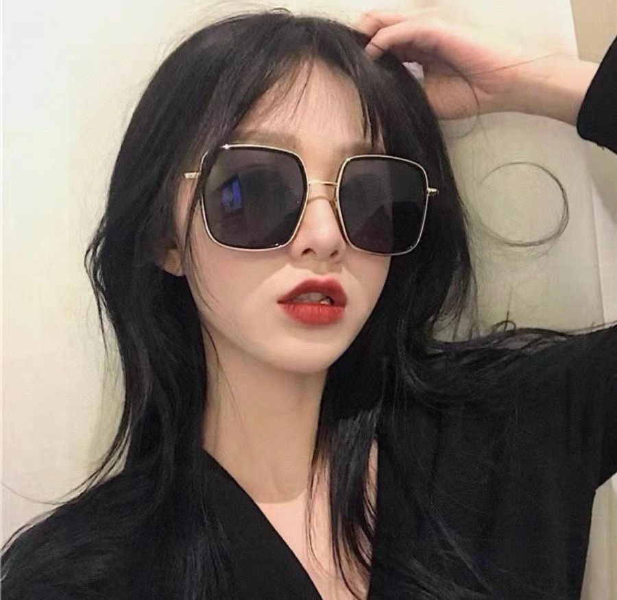 GUCCI 2025开春新款太阳镜 各路网红纷纷带起气场满分‼️ 俏皮甜美.上脸效果更佳.金属质感超好