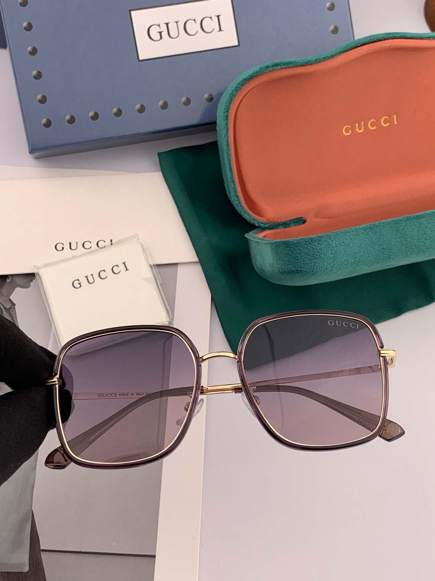  GUCCI 2025开春新款 最新款方框太阳镜 各路网红纷纷带起气场满分‼️ 俏皮甜美.上脸效果更佳.