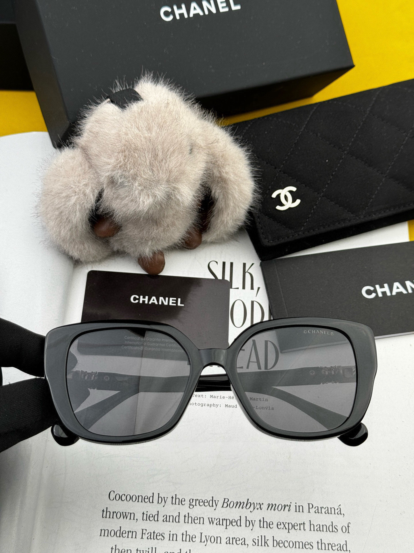   【CHANEL】香奈儿 2025新款潮流爆款 时尚方框太阳镜 佩戴舒适 网红潮款墨镜  女士高清加厚