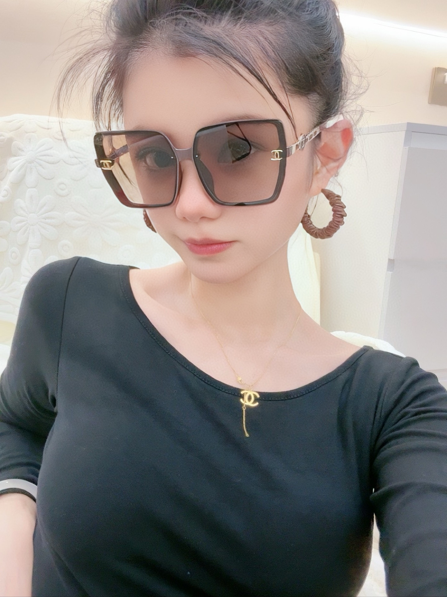    新品CHANEL 香奈儿太阳镜以独特魅力和前卫风格诠释春夏最新眼镜，质感超好佩带舒适 型号：CH7