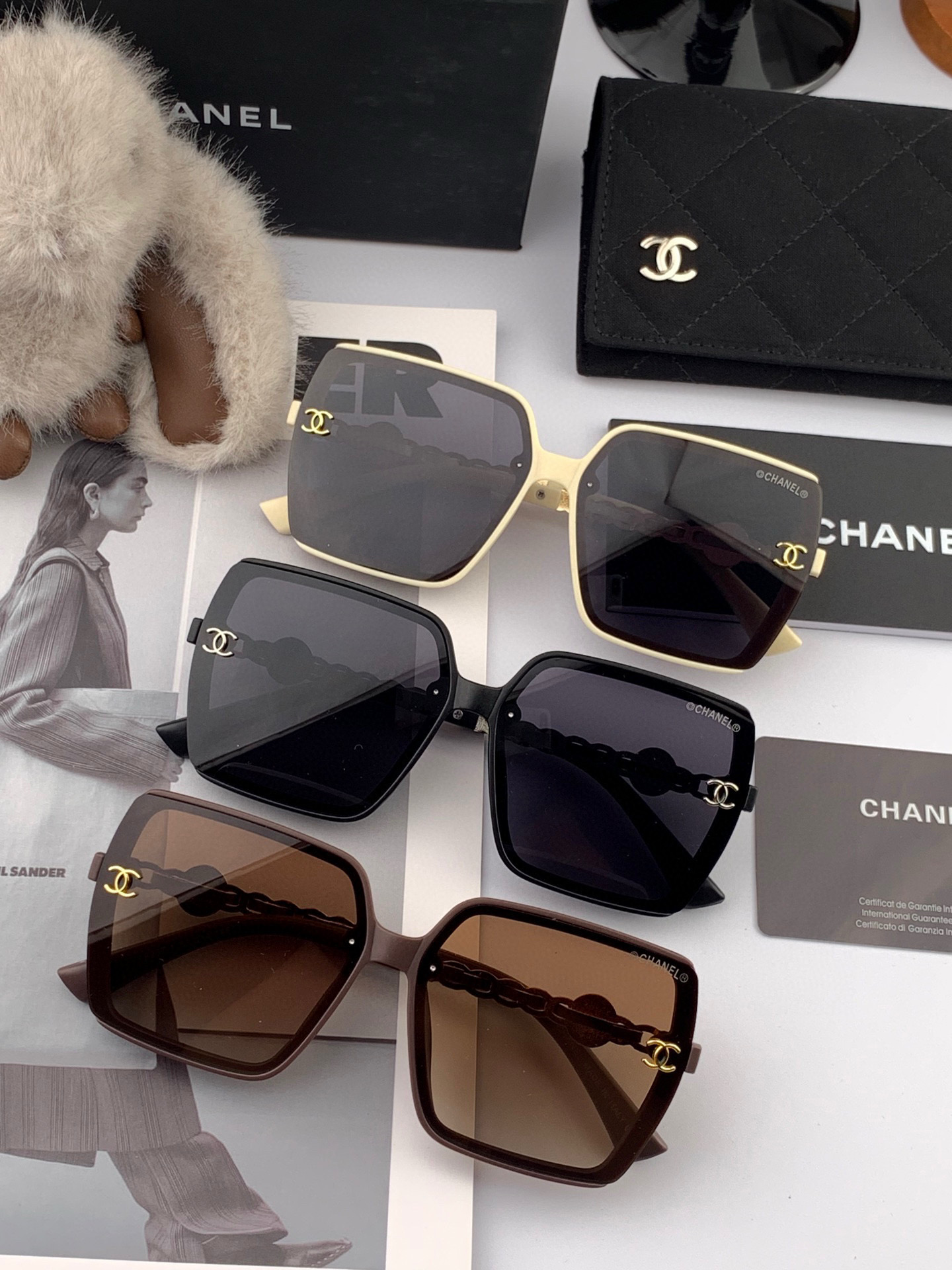    新品CHANEL 香奈儿太阳镜以独特魅力和前卫风格诠释春夏最新眼镜，质感超好佩带舒适 型号：CH7