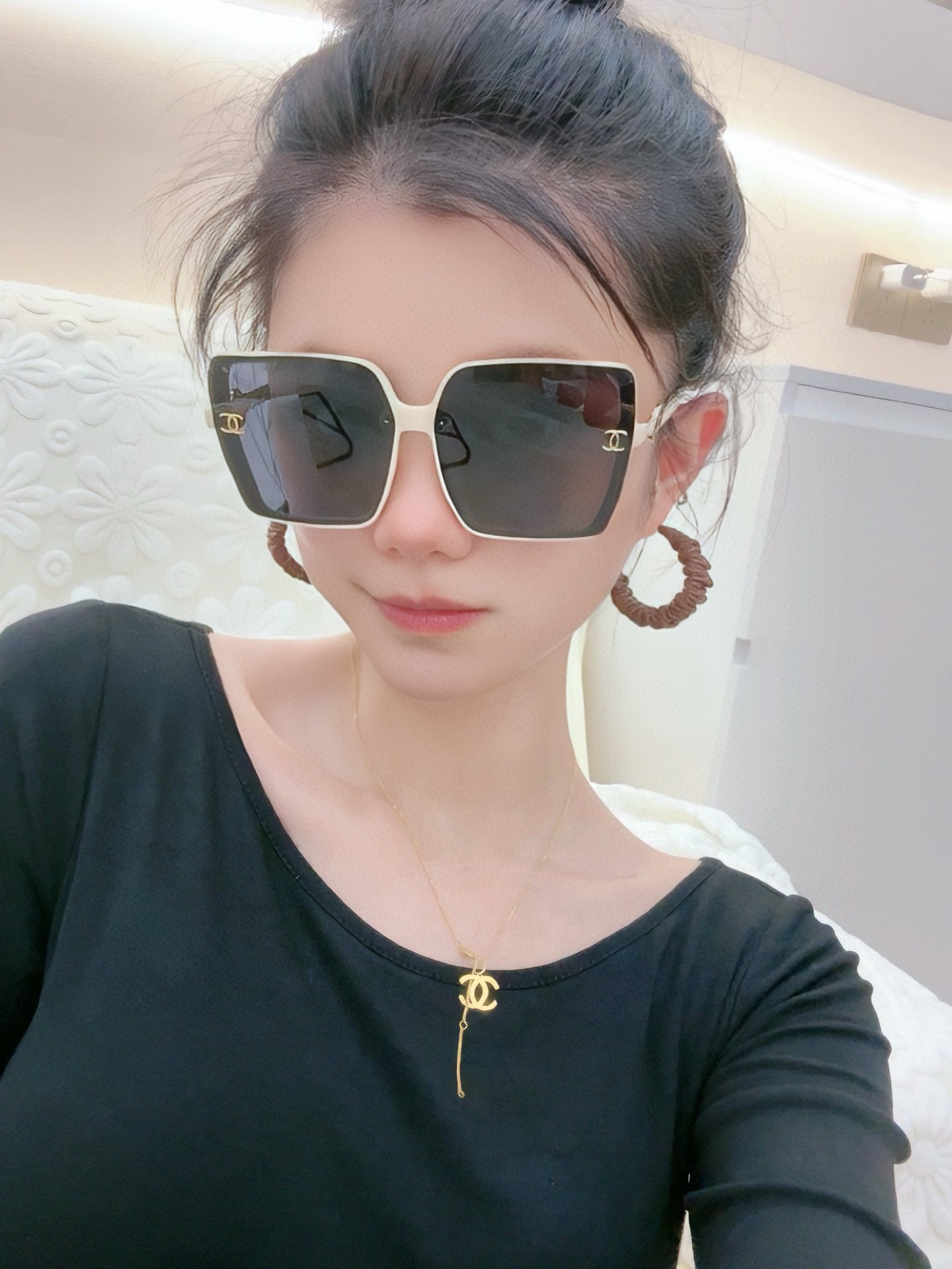    新品CHANEL 香奈儿太阳镜以独特魅力和前卫风格诠释春夏最新眼镜，质感超好佩带舒适 型号：CH7