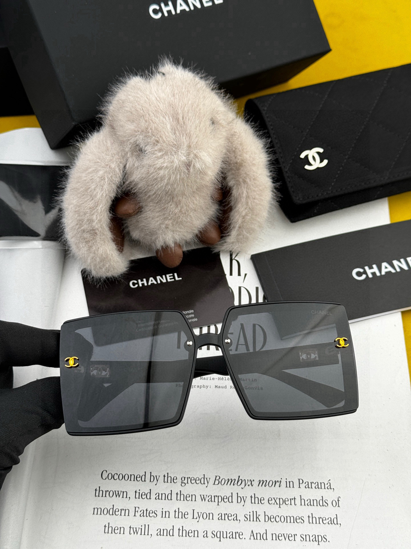  【CHANEL】香奈儿 2025新款潮流爆款 时尚方框太阳镜 佩戴舒适 网红潮款墨镜  女士高清加厚偏