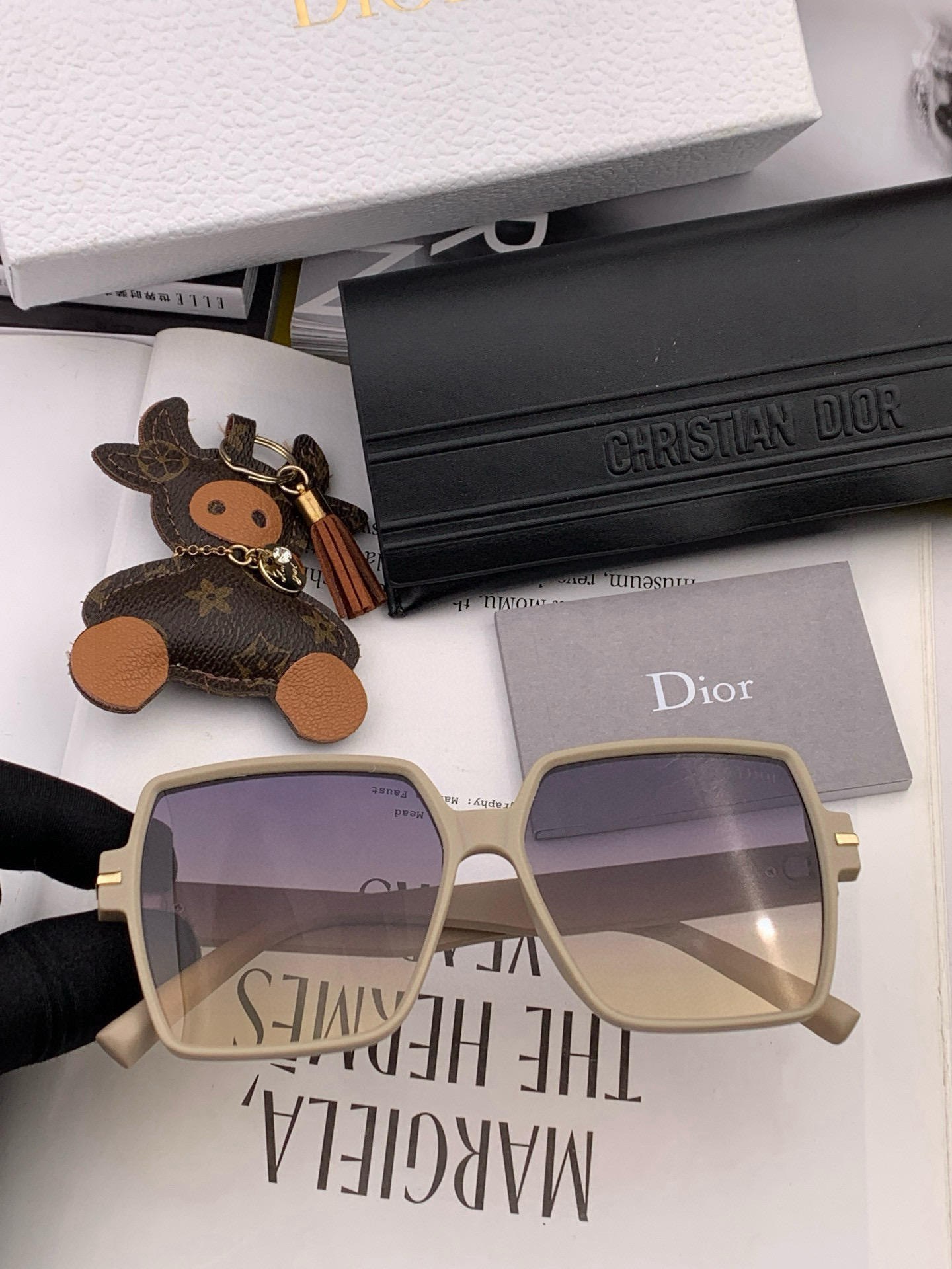 🔺 【DIOR】2025开春新款 潮流爆款 时尚方框偏光太阳镜 高品质 佩戴舒适 网红潮款墨镜 女士高清