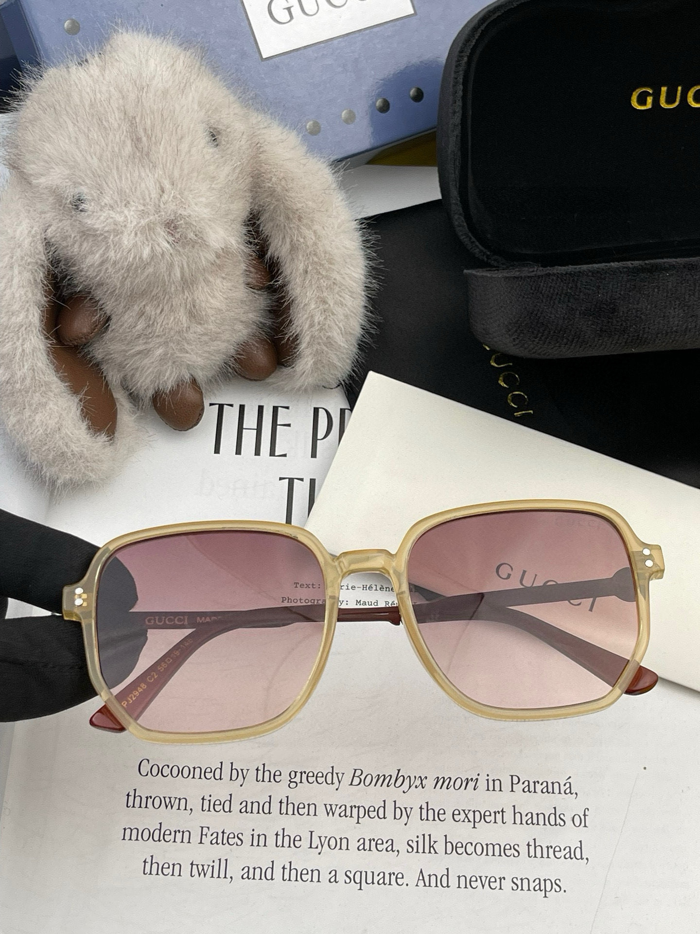   GUCCI 2025开春新款 最新款方框太阳镜 各路网红纷纷带起气场满分‼️ 俏皮甜美.上脸效果更佳