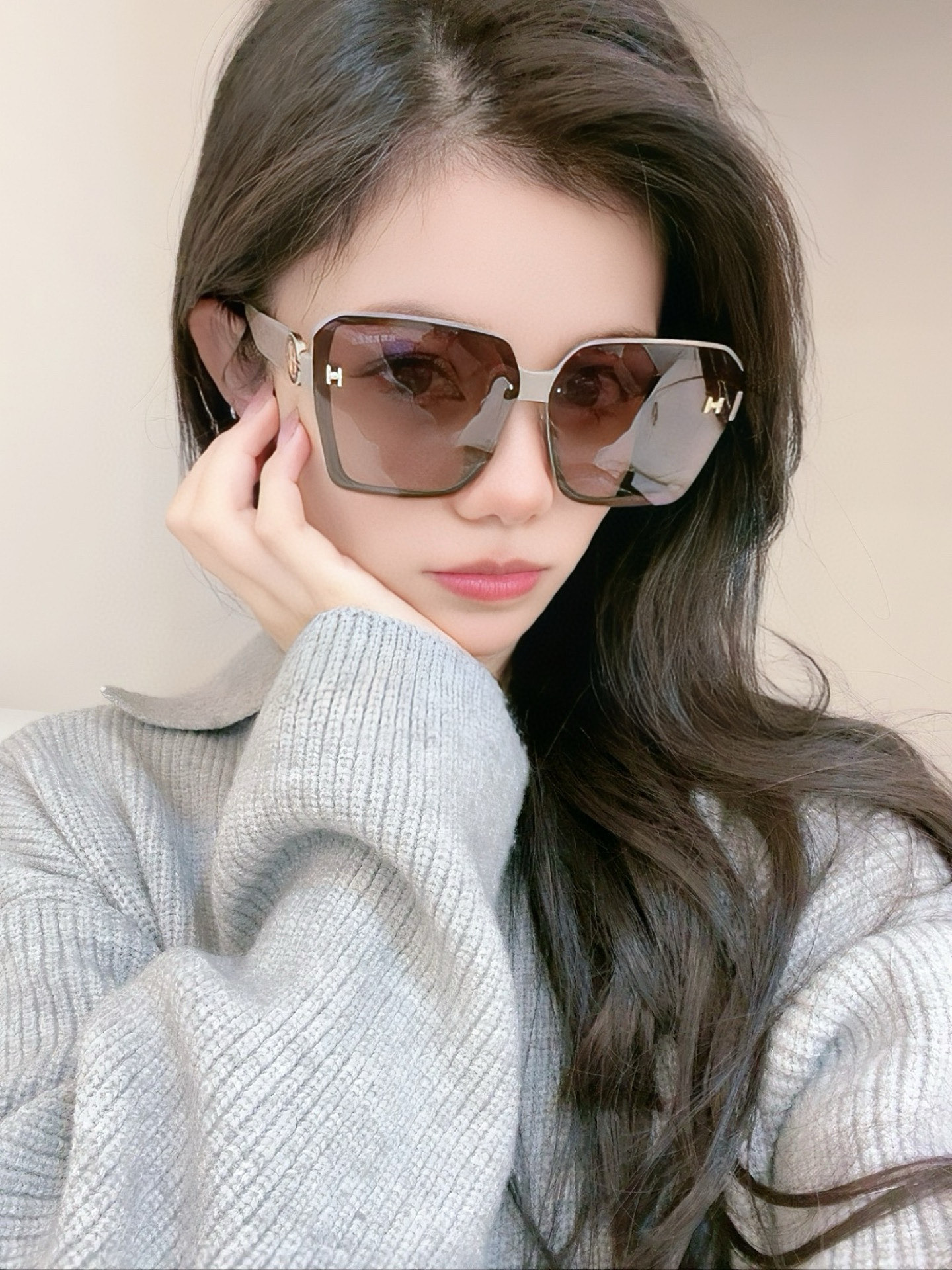 NO:256747,[TR polarization series] Hermes classic square frame design, not picky about face shape, it looks very elegant whether it is matched with a coat or a dress, nylon polarized lenses prevent UV rays. Model H1991 glasses sunglasses sunglasses, glasses, hermes, skirts19860909【TR偏光系列】爱马仕经典的方框设计,不挑脸型,无论搭配大衣还是连衣裙都非常显气质尼龙偏光镜片预防紫外线 型号H1991眼镜墨镜太阳镜,眼镜,hermes,skirts,glasses
