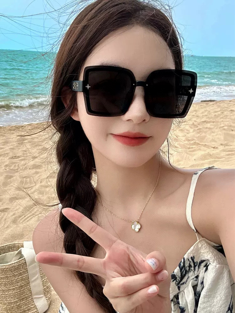 NO:256783,LV sunglasses trendy products official website model same [Rose][Rose] Four-leaf clover exquisite personality design simple and fashionable, high quality is worth having absolutely swelling all summer long, new L1610 glasses sunglasses sunglasses, glasses, louis vuitton19860909LV 太阳镜潮品官网模特同款 [玫瑰][玫瑰]四叶草精致个性设计简约时尚 高品质值得拥有绝对潮爆整个夏季 新款L1610眼镜墨镜太阳镜,眼镜,louis vuitton,glasses