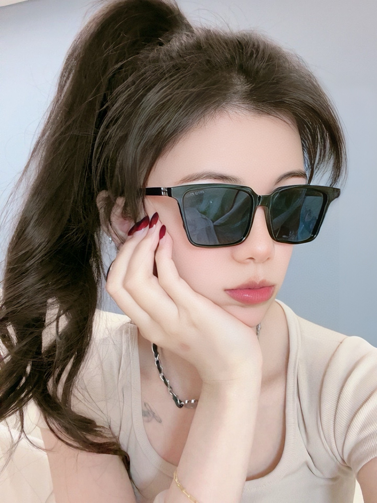 NO:256339,MIUMIU/Miao Miu 2025 new spring style shines new styles on stage. Sunglasses trendy products. Exquisite personal design. Simple and fashionable. The quality of the counter is worthy of possession. Absolutely trendy. Fashion items that enhance personal taste. Model M25803 glasses. Sunglasses. Sunglasses. Sunglasses. Glasses. Miumiu.19860909MIUMIU/缪缪2025开春新款闪耀新款璀璨登台 太阳镜潮品 精致个性设计简约时尚 专柜品质值得拥有 绝对潮爆 提升个人品味的时尚单品 型号M25803眼镜墨镜太阳镜,眼镜,miumiu,glasses