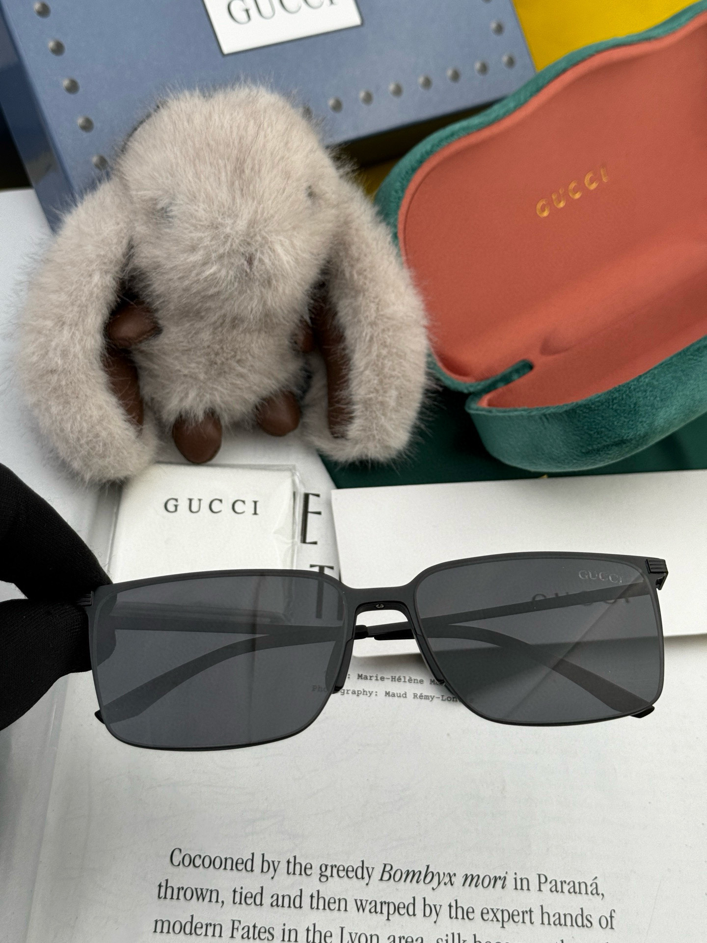         GUCCI 男款炫彩飞行员偏光太阳镜 ❤️材质：高清尼龙加厚卡槽高清偏光镜片 🌹无边框镜