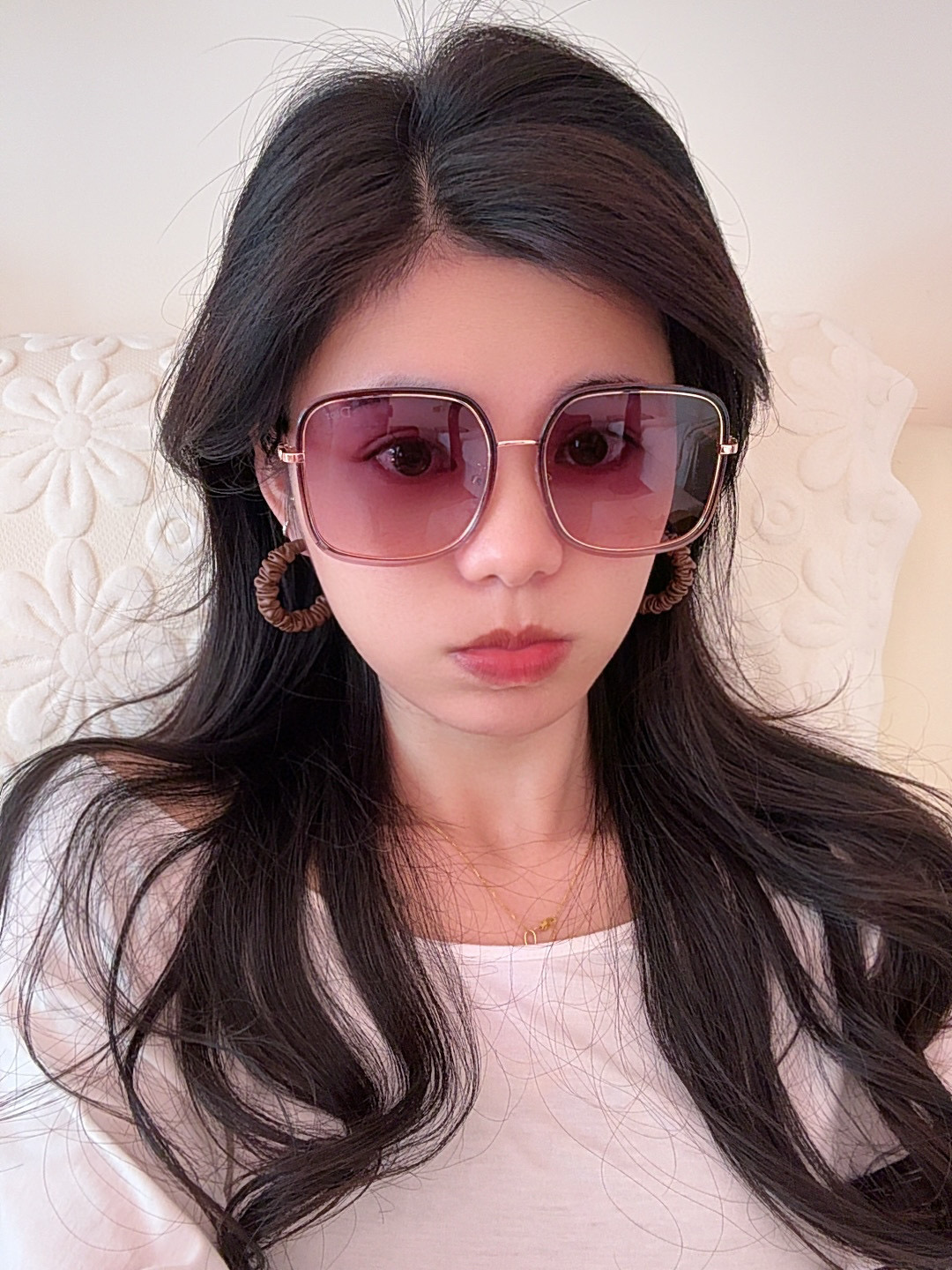  【偏光系列】 DIOR 经典的方框设计，不挑脸型，无论搭配大衣还是连衣裙都非常显气质偏光镜片预防紫外线