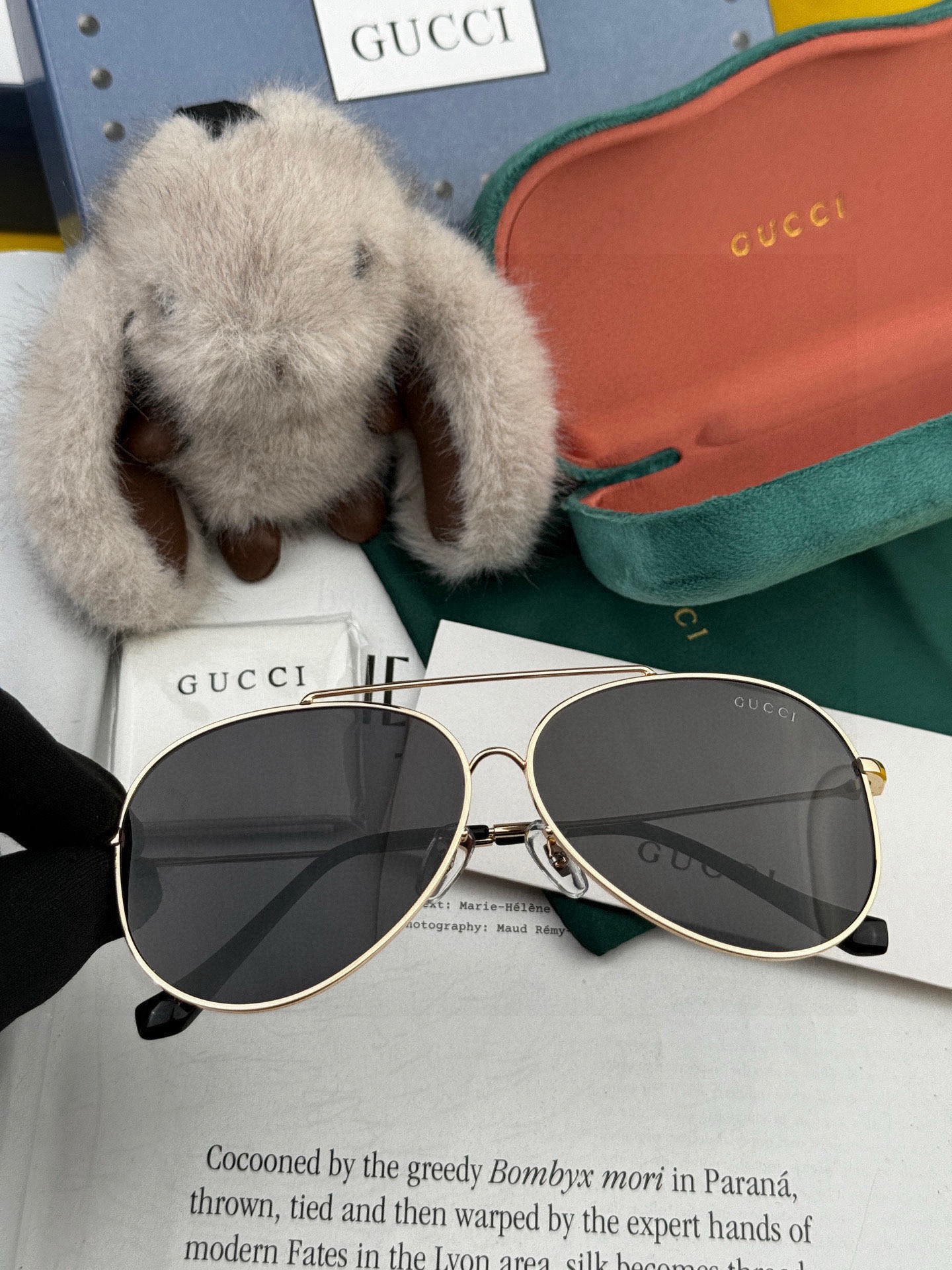   Gucci 。  高品质男女款墨镜   👍 进口宝丽来偏光镜片  。蛤蟆镜 开车钓鱼都可 。百搭显瘦