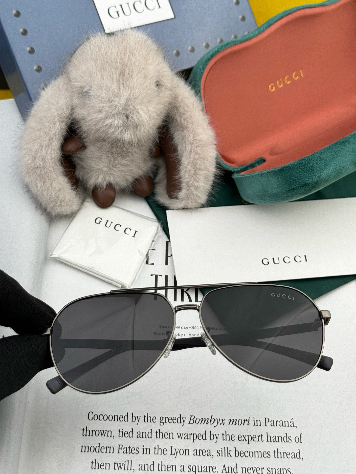   Gucci 。  高品质男女款墨镜   👍 进口宝丽来偏光镜片  。蛤蟆镜 开车钓鱼都可 。百搭显瘦
