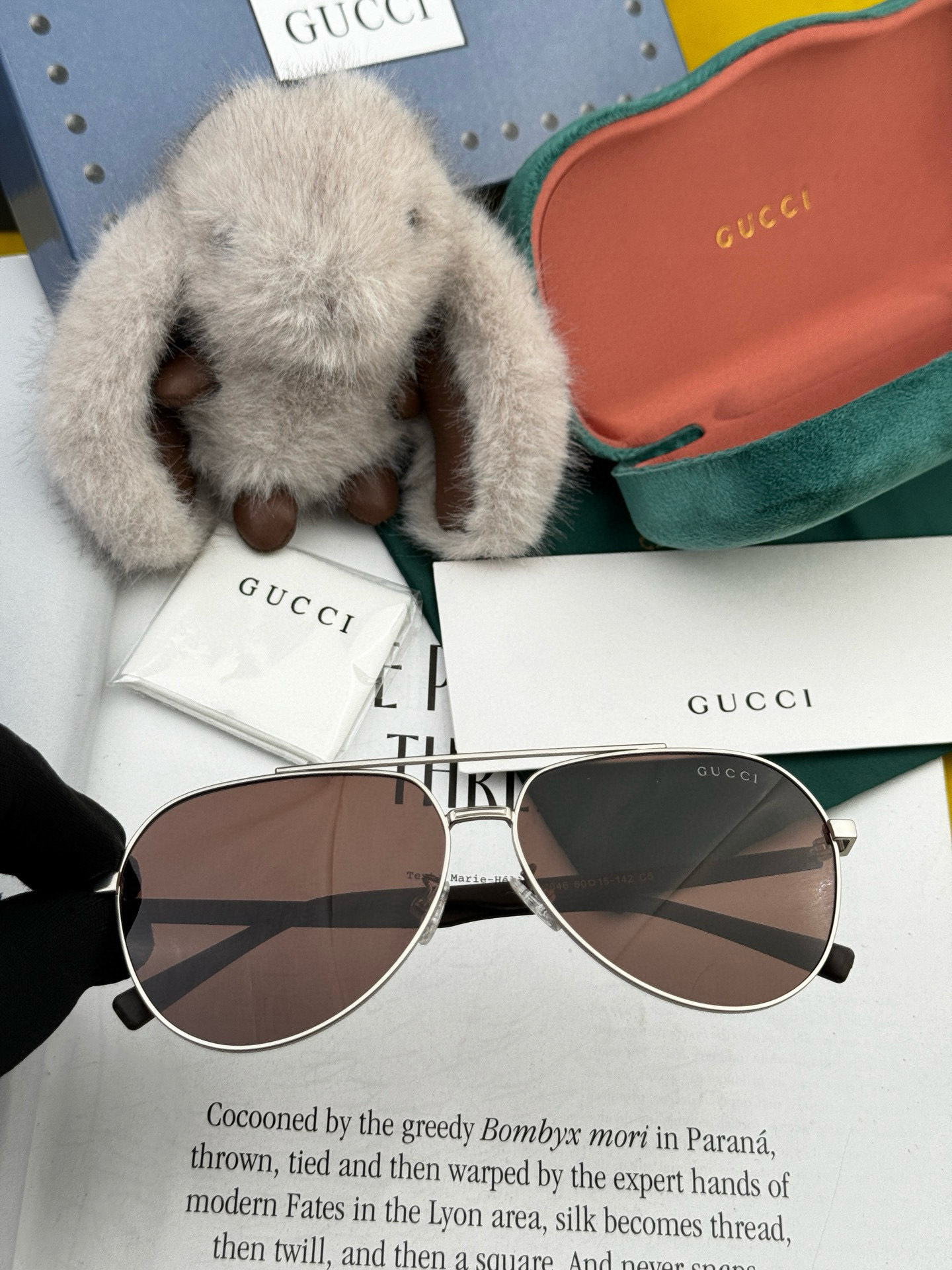   Gucci 。  高品质男女款墨镜   👍 进口宝丽来偏光镜片  。蛤蟆镜 开车钓鱼都可 。百搭显瘦
