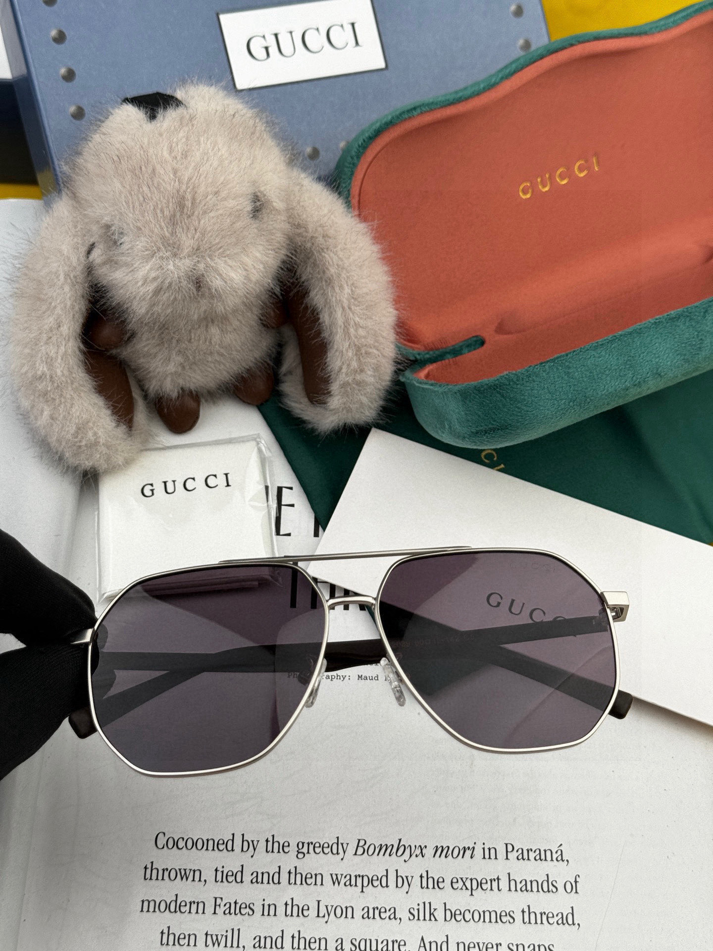   Gucci 。  高品质男女款墨镜   👍 进口宝丽来偏光镜片  。蛤蟆镜 开车钓鱼都可 。百搭显瘦